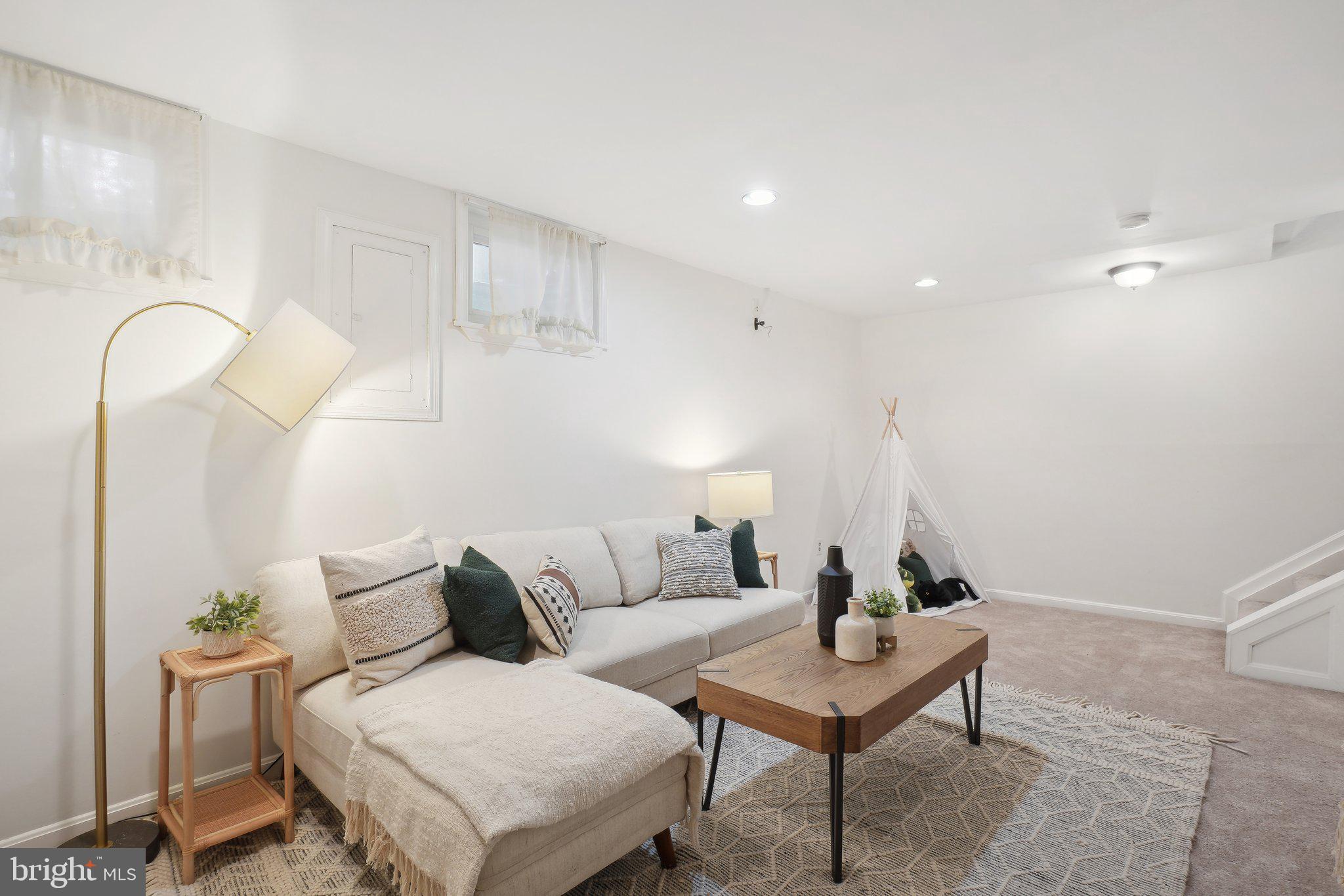 SPRINGFIELD OAKS - Residential