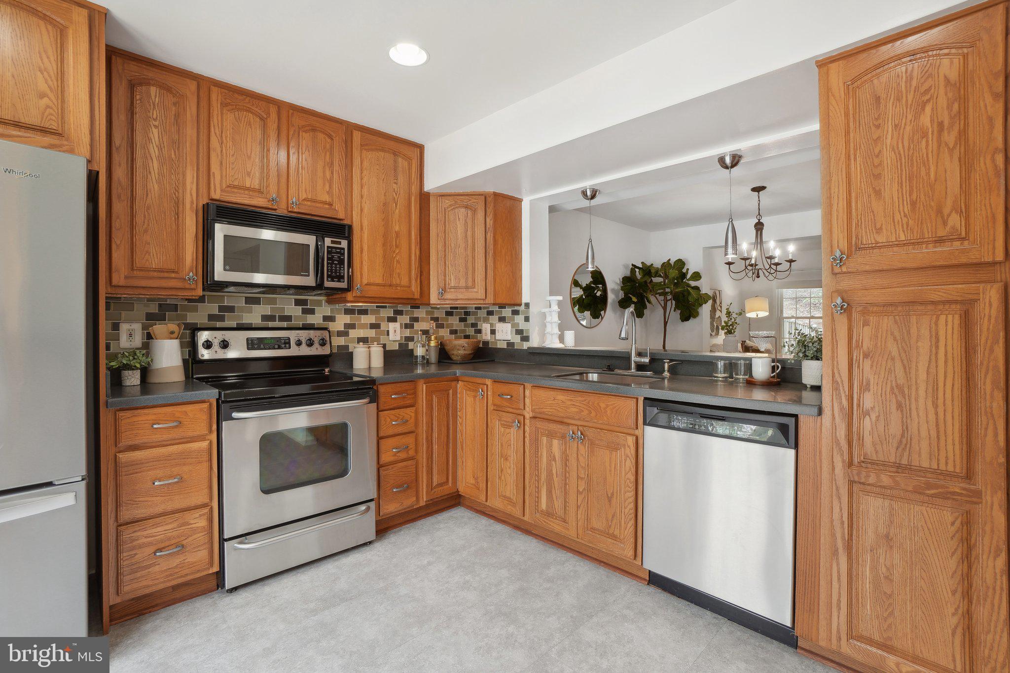 SPRINGFIELD OAKS - Residential