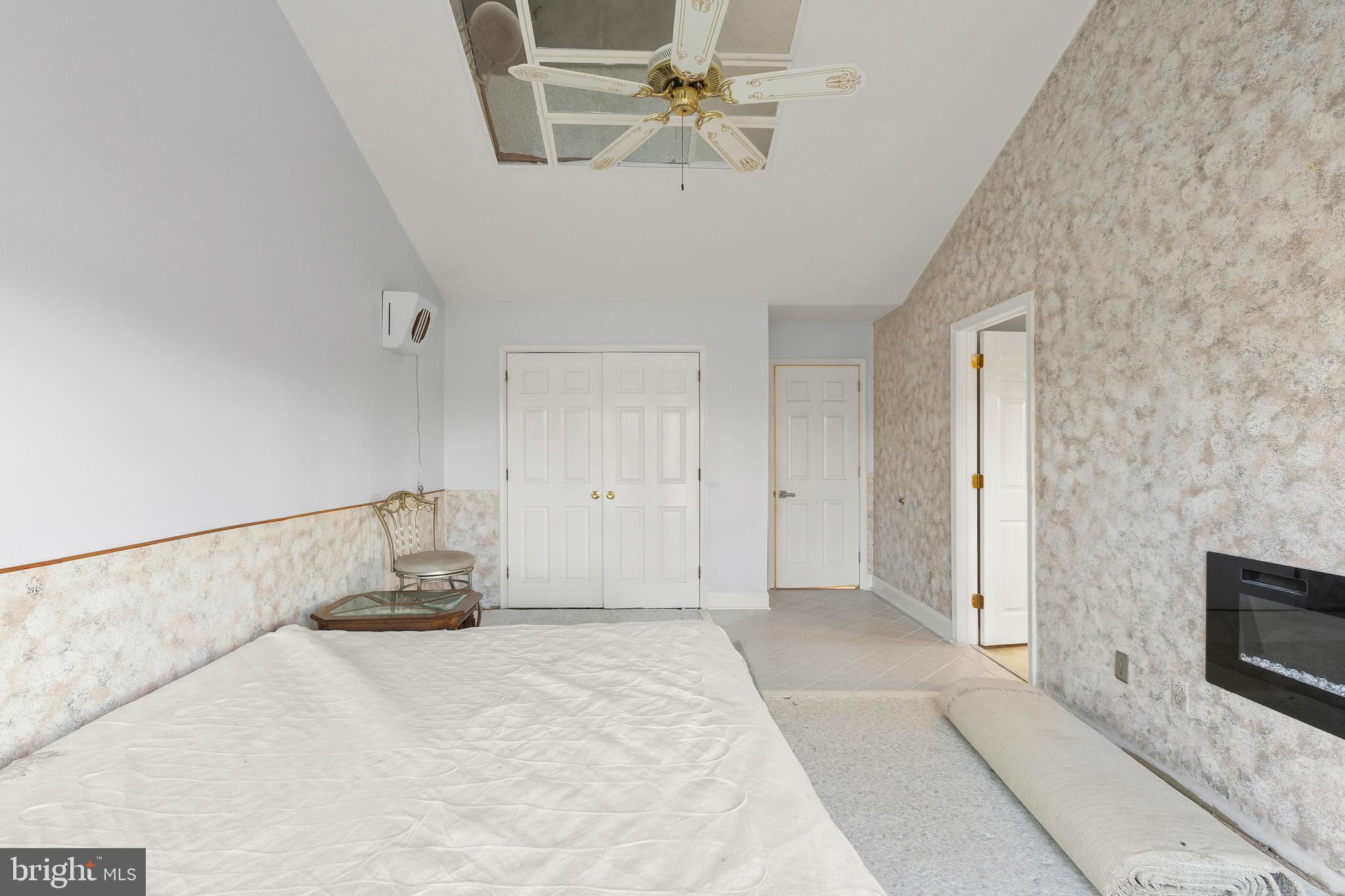 MALLARD POINTE - Residential