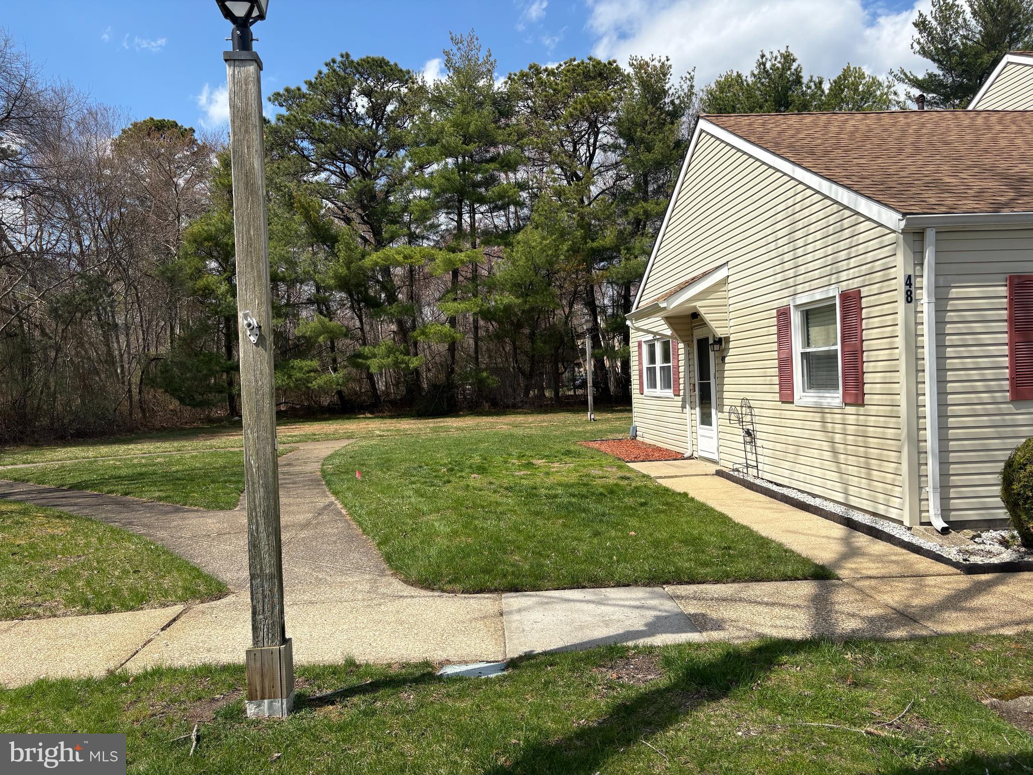 48 S SOUTH SEAS COURT