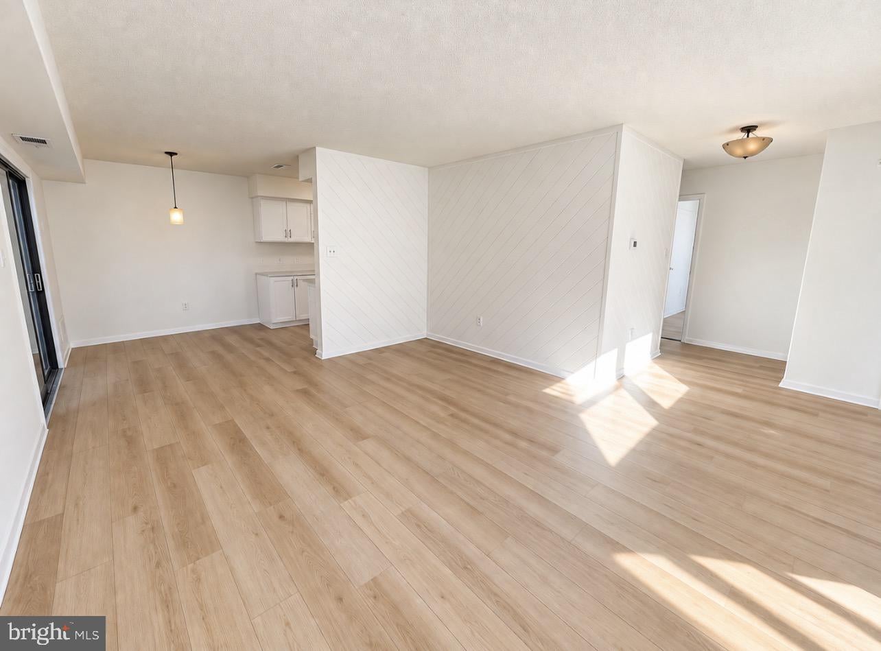 48 S SOUTH SEAS COURT