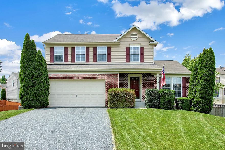 POPULAR FOREST OAKS COMMUNITY. SPACIOUS 4 BEDROOM, 2 1/2 BATH, BRICK FRONT COLONIAL WITH 2 CAR GARAGE ON LARGE CUL DE SAC HOMESITE. HOME FEATURES, FORMAL LIVING ROOM. FORMAL DINING ROOM, EAT IN KITCHEN, 1ST FLOOR FAMILY ROOM, LARGE MASTER BEDROOM W/ MASTER BATH, LARGE BASEMENT WITH WALKOUT READY FOR YOUR FINISHING TOUCH. LARGE FENCED YARD. HEATING & CENTRAL AIR INSTALLED LESS THEN 2 YEARS AGO!!