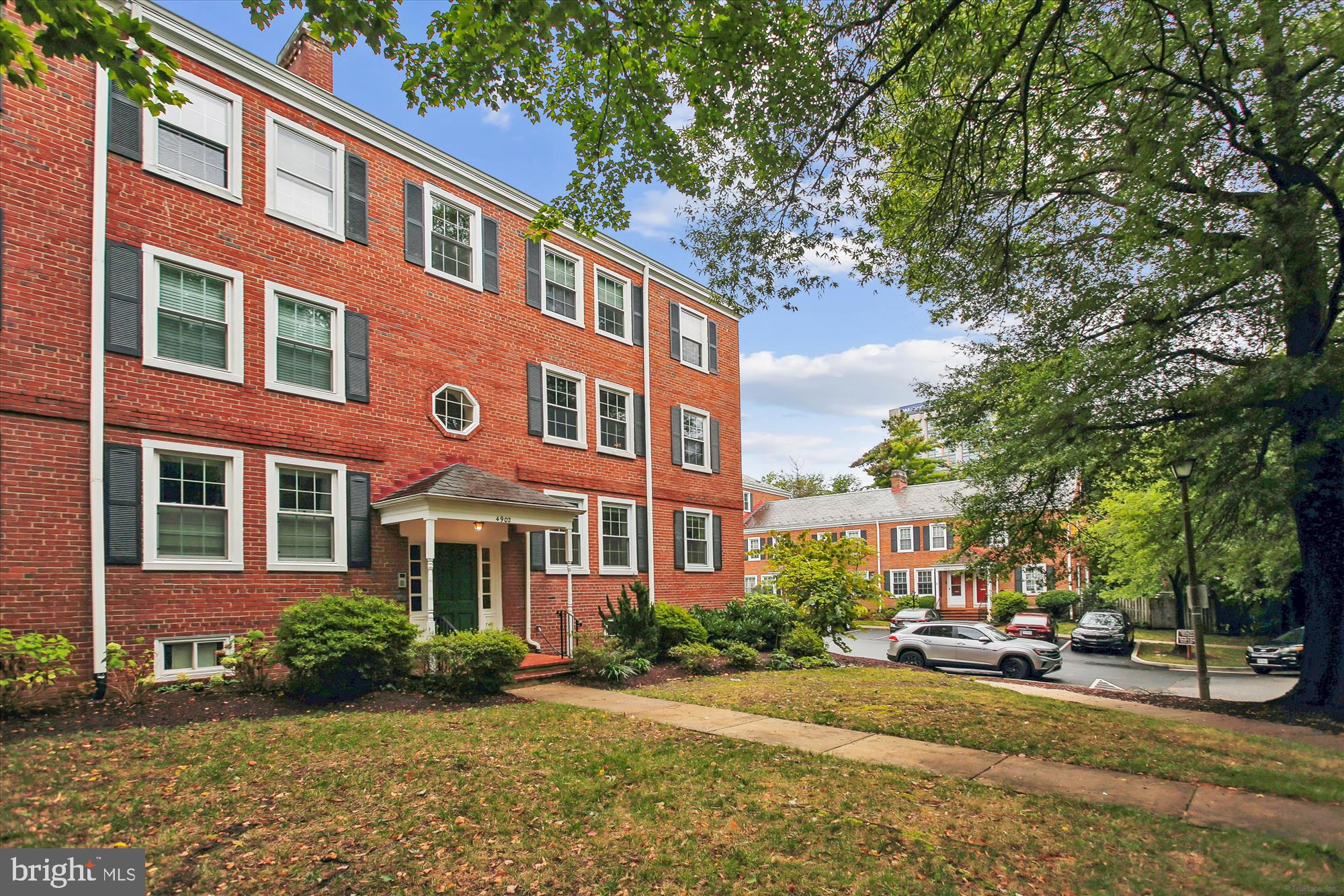 FAIRLINGTON VILLAGE - Residential