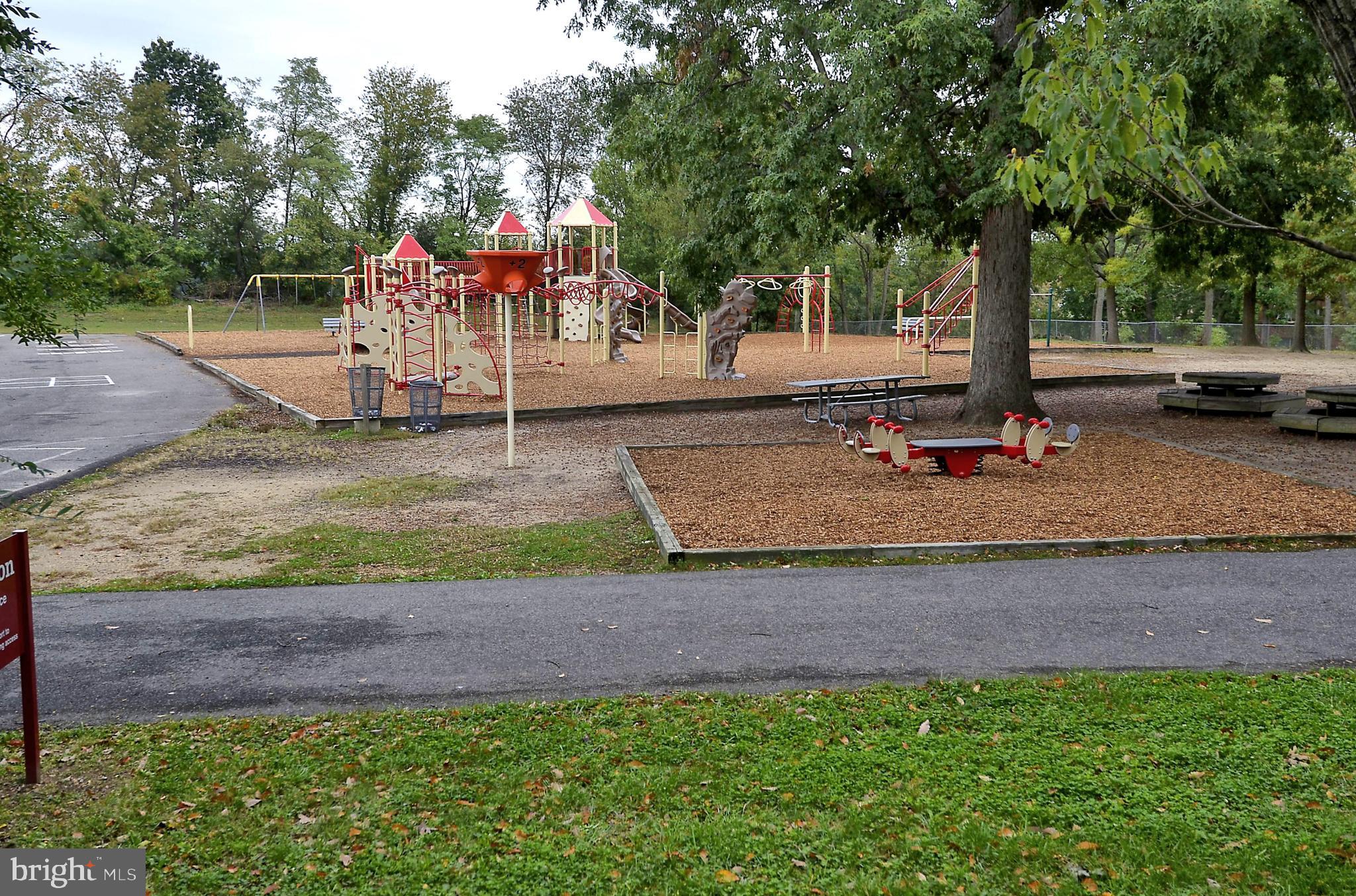 FAIRLINGTON VILLAGE - Residential