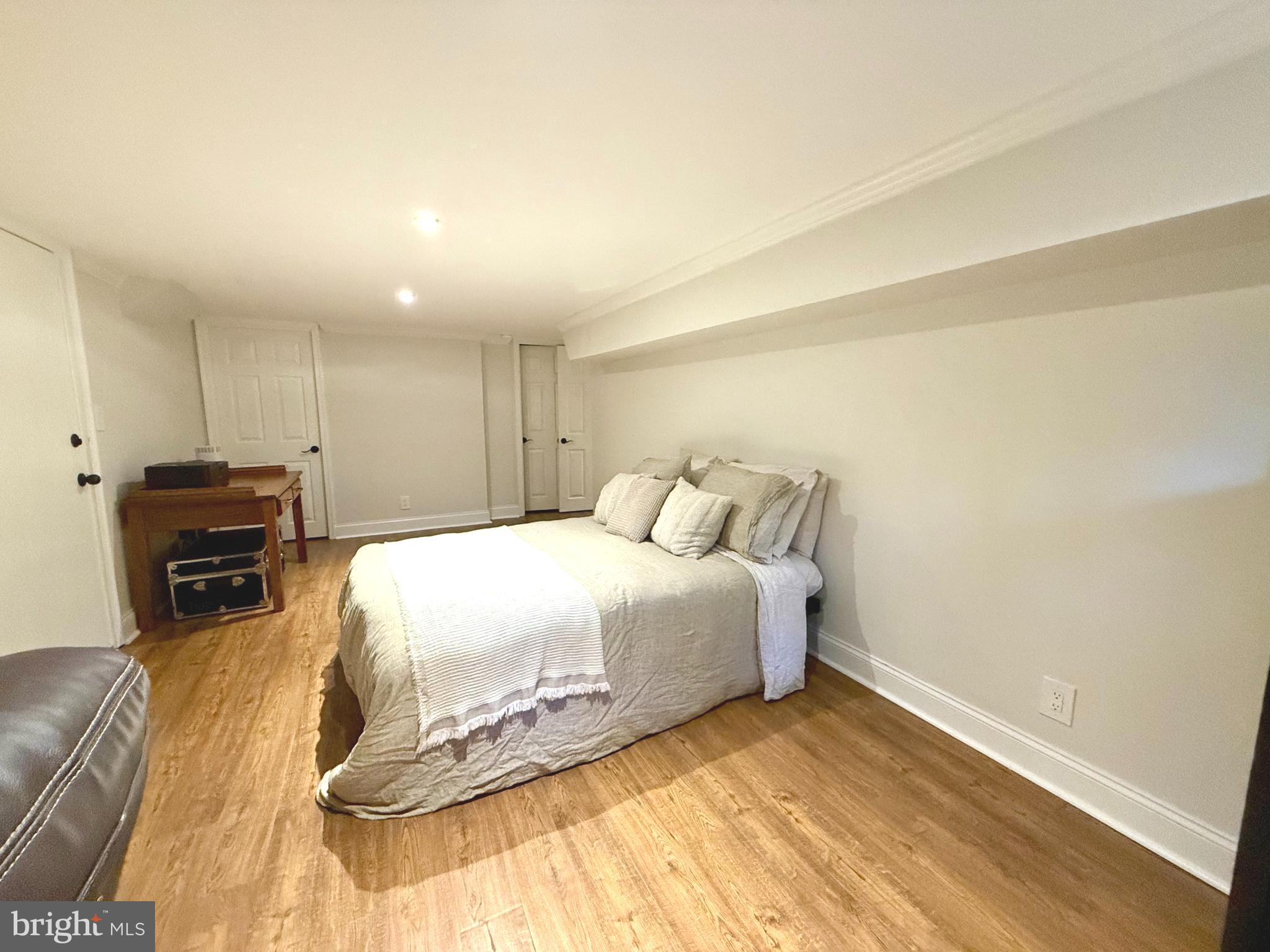 FAIRLINGTON VILLAGE - Residential