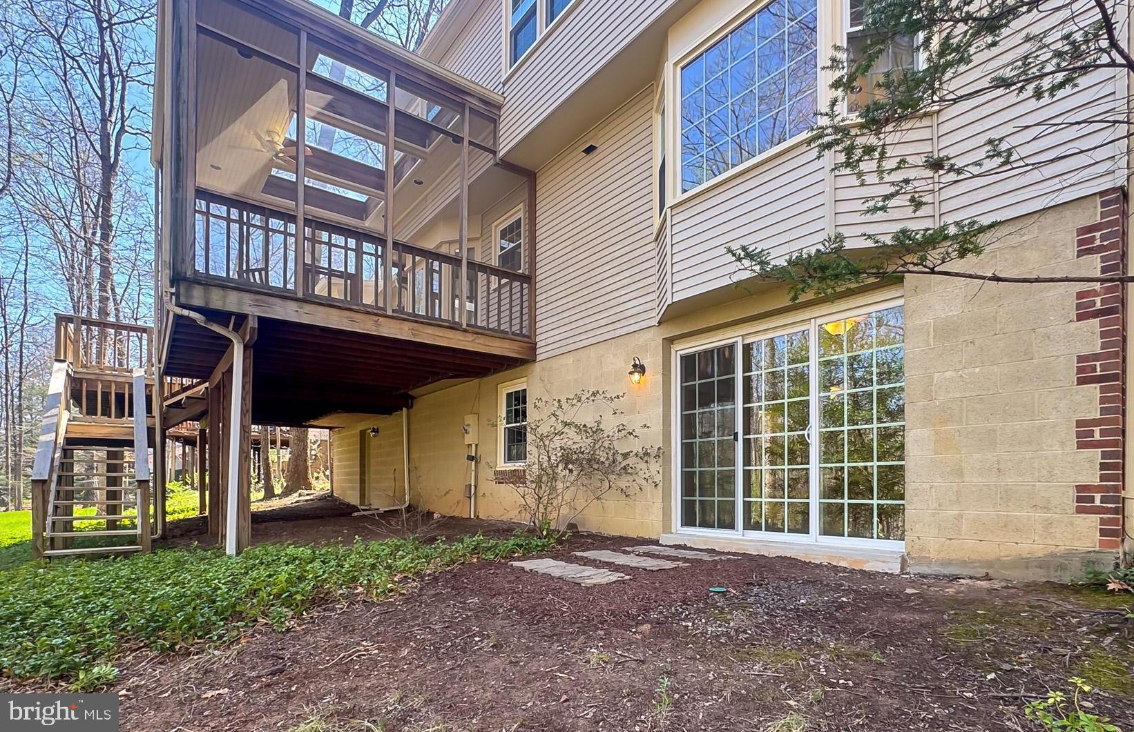 RESTON - Residential