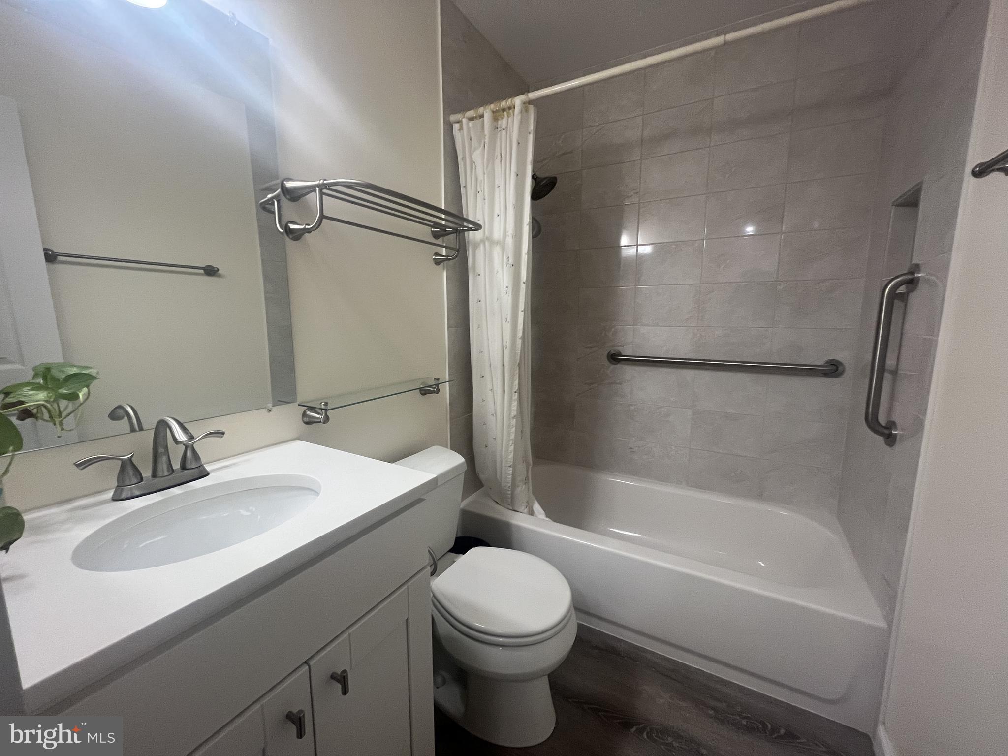 THE WESTERLIES - Residential Lease