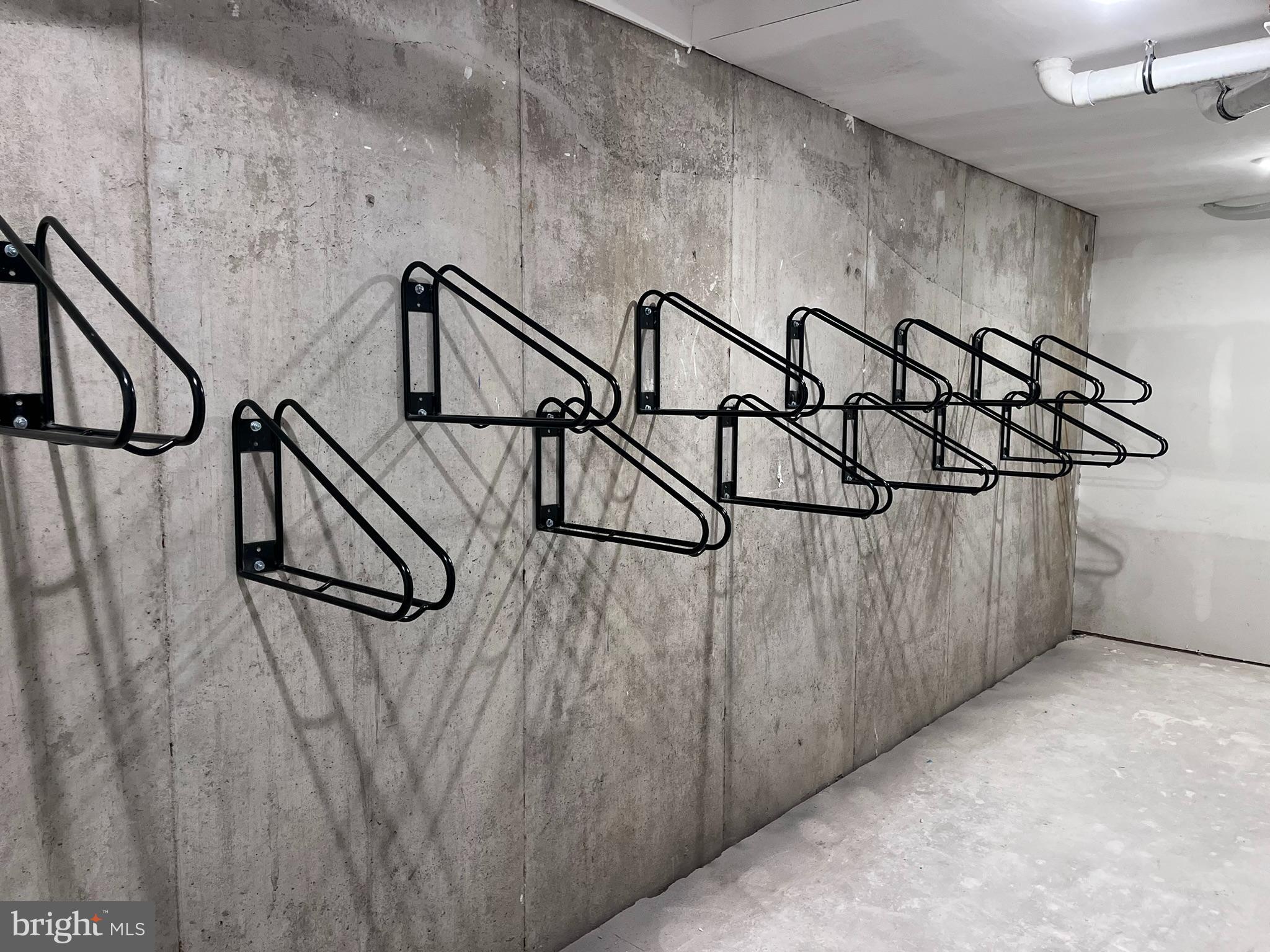 DICKINSON NARROWS - Residential Lease