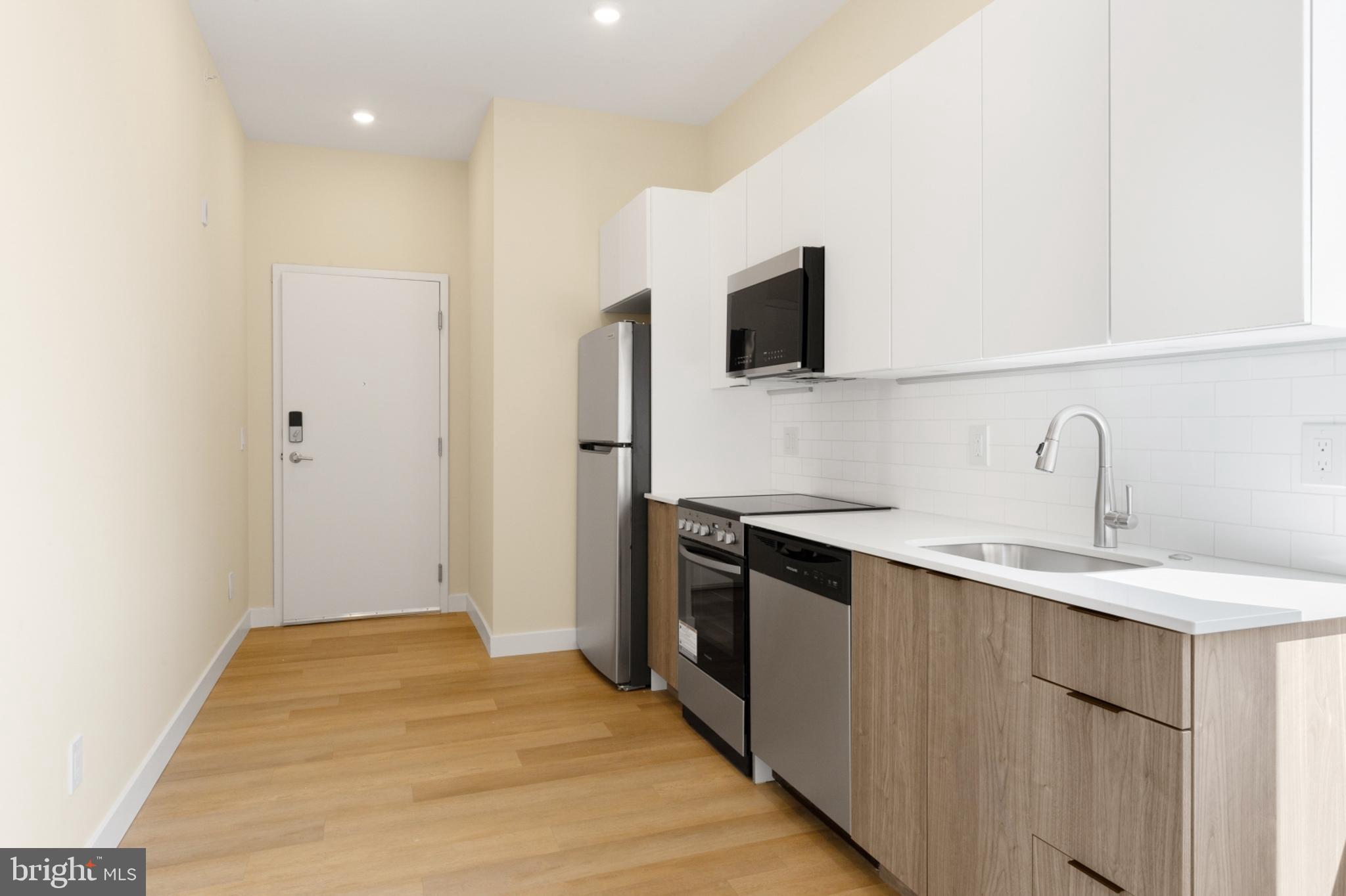 DICKINSON NARROWS - Residential Lease