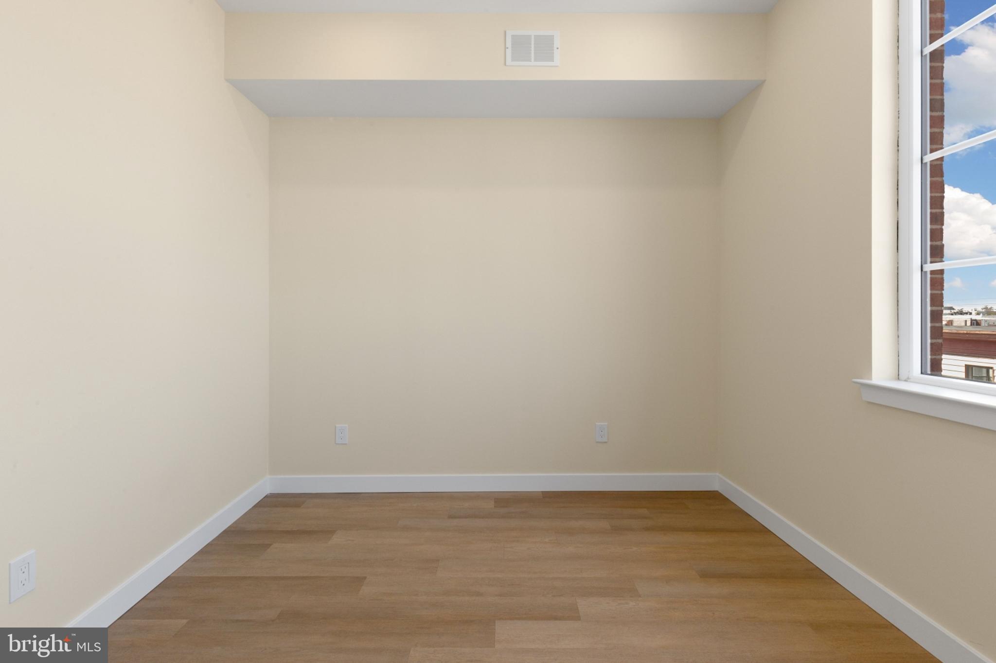 DICKINSON NARROWS - Residential Lease