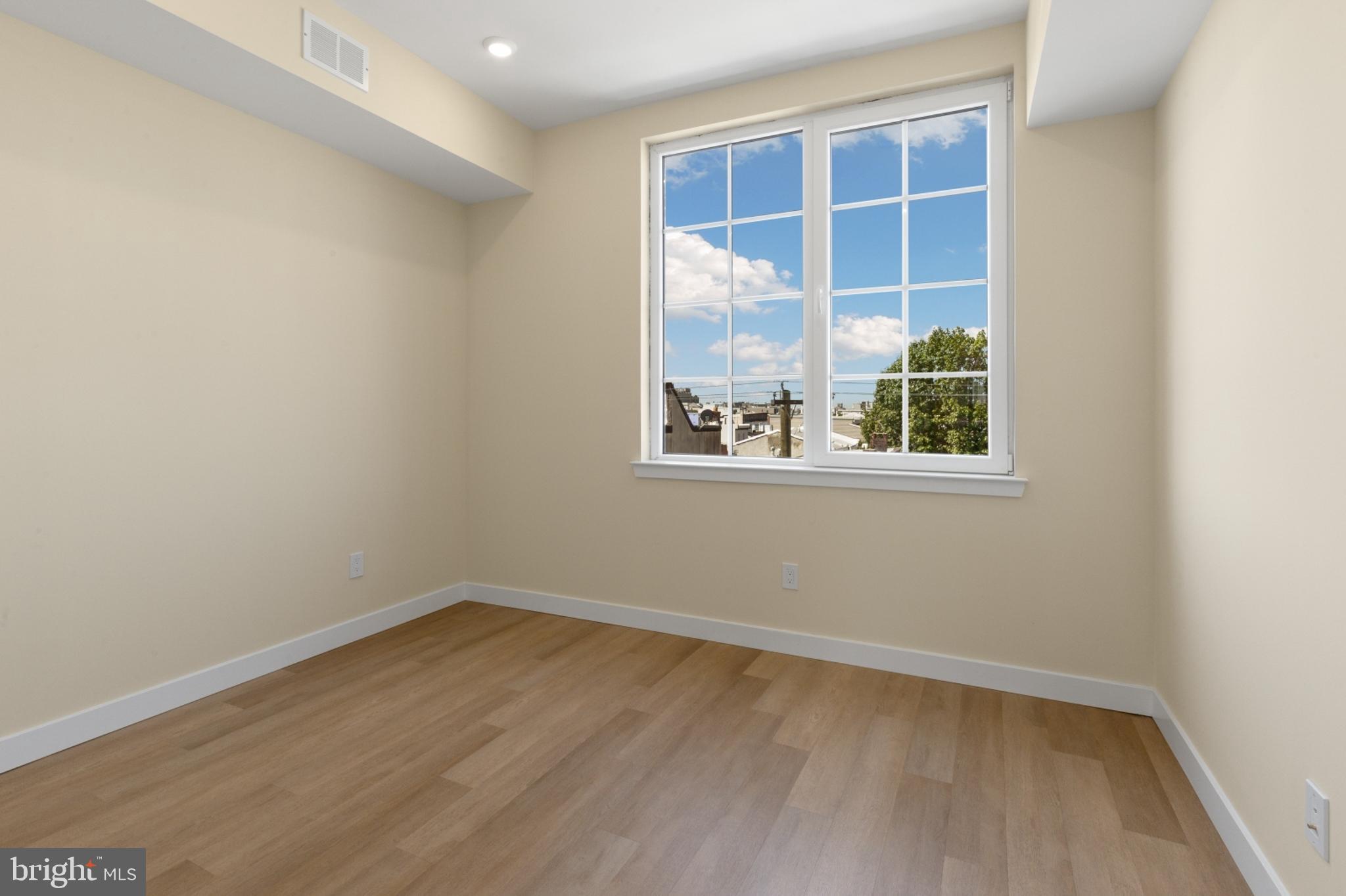 DICKINSON NARROWS - Residential Lease