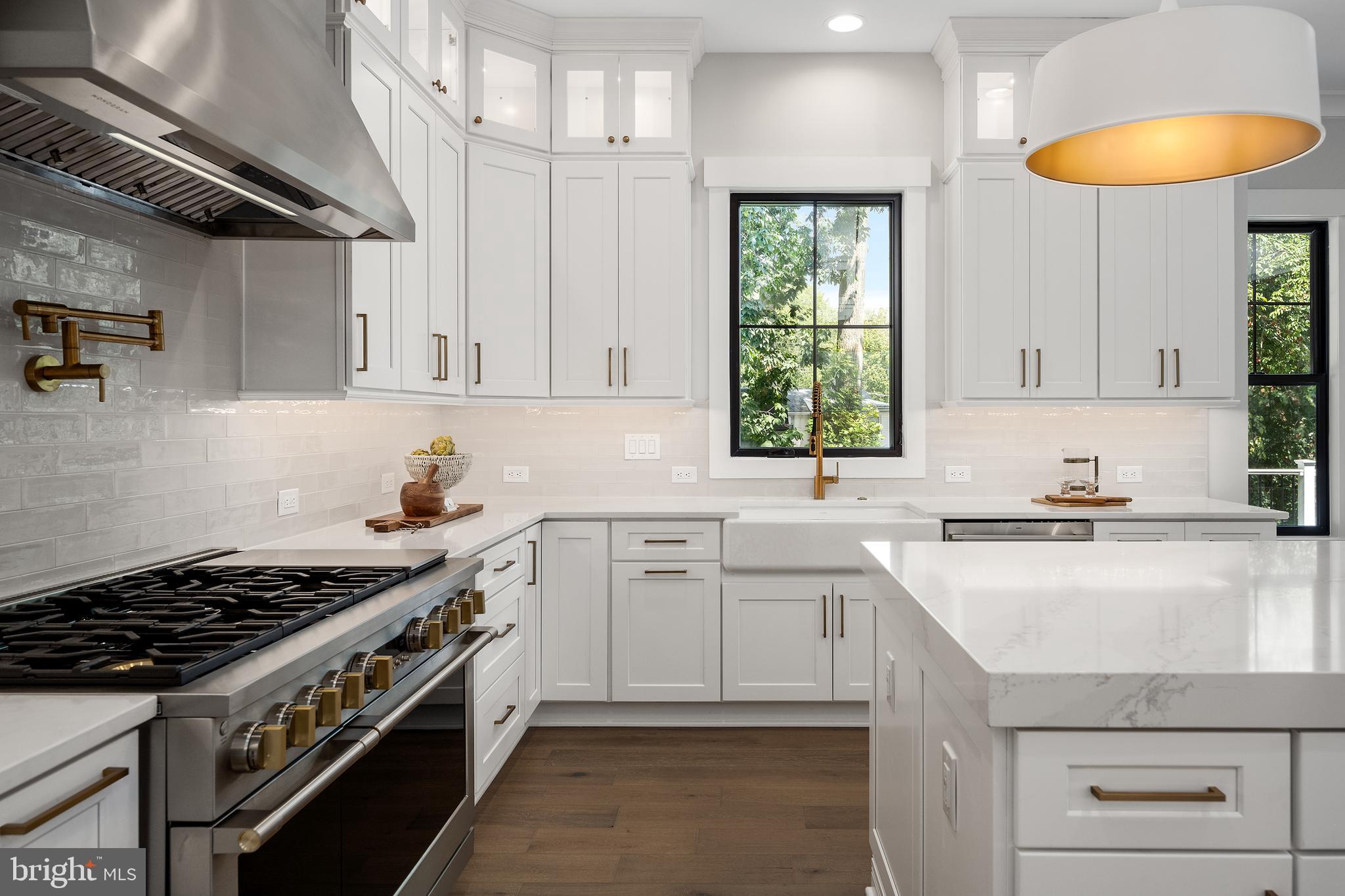 MC HENRY HEIGHTS - Residential