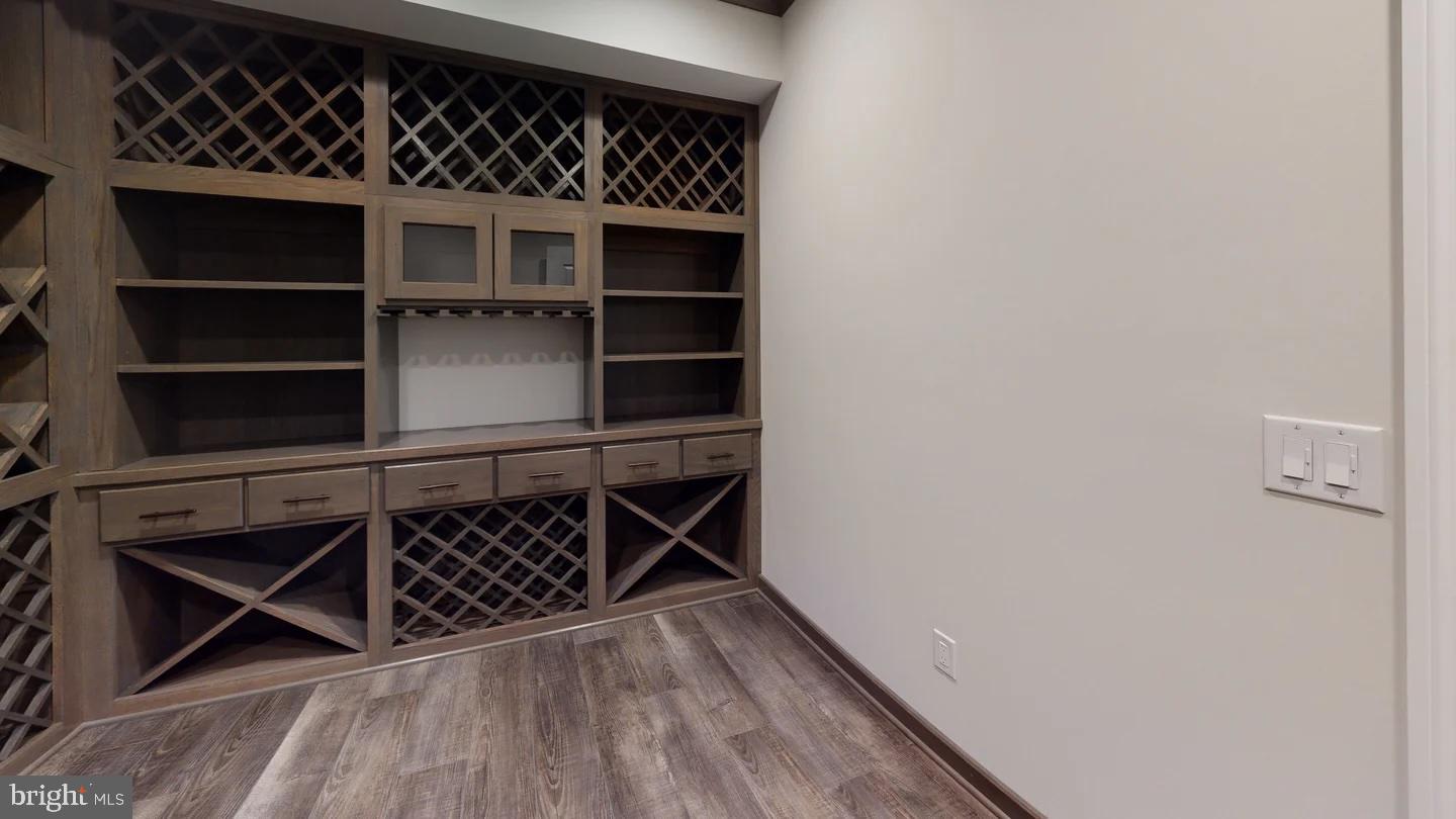 MC HENRY HEIGHTS - Residential