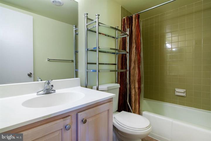 UNIVERSITY TOWERS CODM - Residential Lease