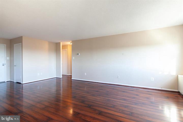 1121 UNIVERSITY BOULEVARD W