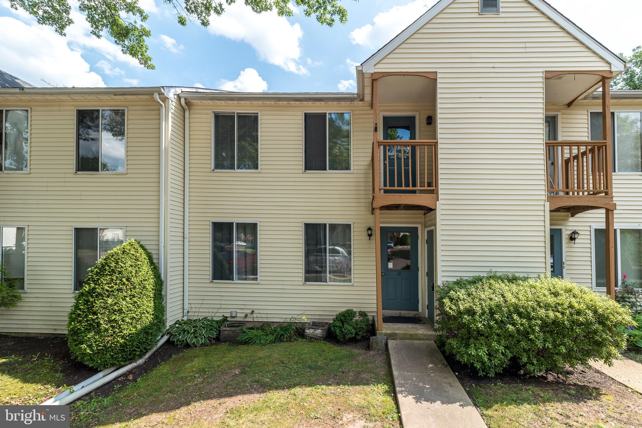 Welcome to this beautifully updated second-floor 2-bedroom condominium in the desirable Hickory Ridge community. Freshly painted and featuring brand-new carpet and flooring, this home is move-in ready and full of potential.
A standout feature is the expansive third-floor space—perfect to finish as a home office, gym, guest room, cozy retreat, or for extra storage. Enjoy the peaceful setting from your private rear porch, accessible through sliding glass doors and overlooking a quiet, scenic area.
With ample parking out front and a location that offers easy access to shopping, dining, and major transit routes, this condo combines comfort, convenience, and future flexibility.
Don’t miss your opportunity to own this charming home in a welcoming, friendly neighborhood!