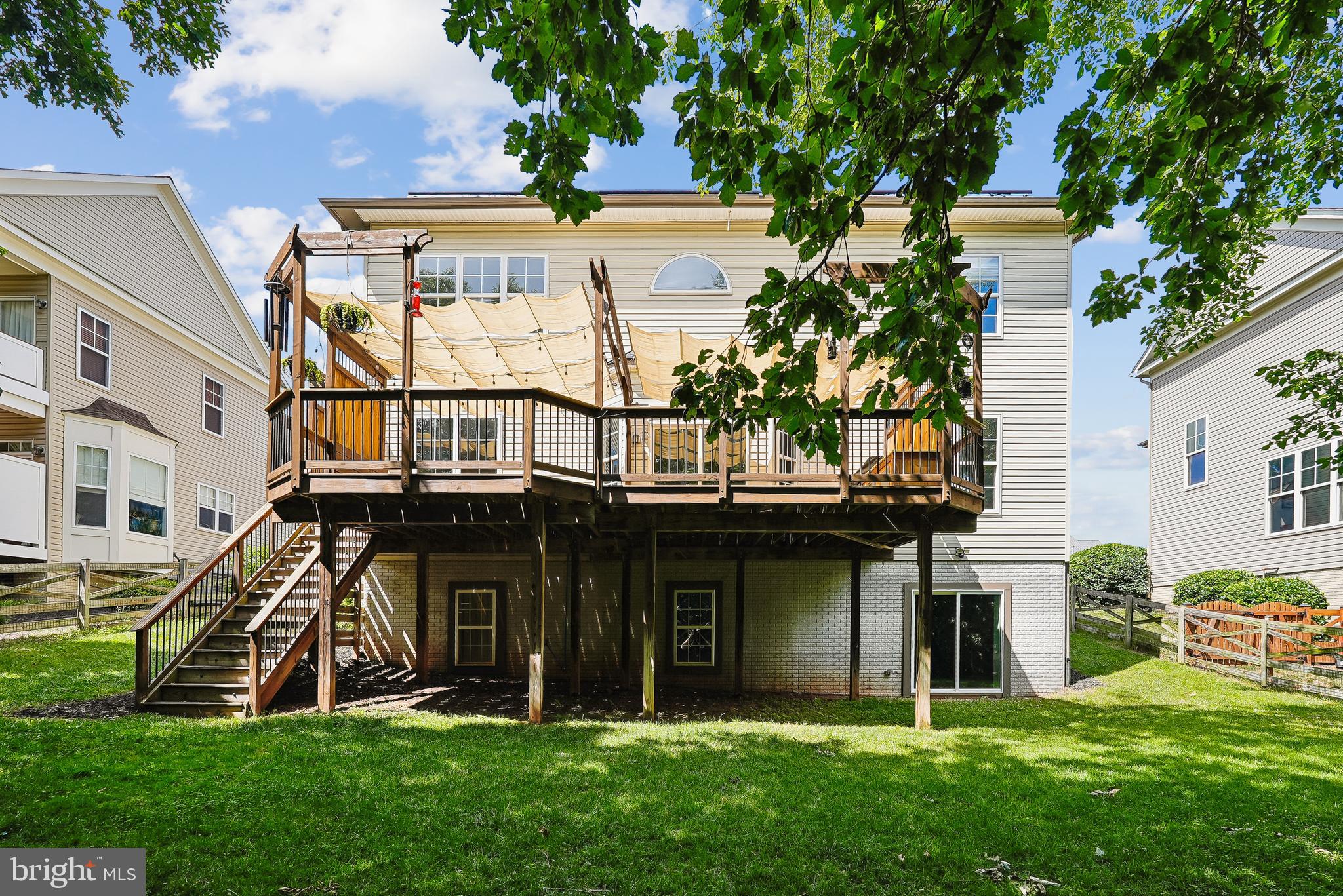 9046 ROARING SPRING LOOP