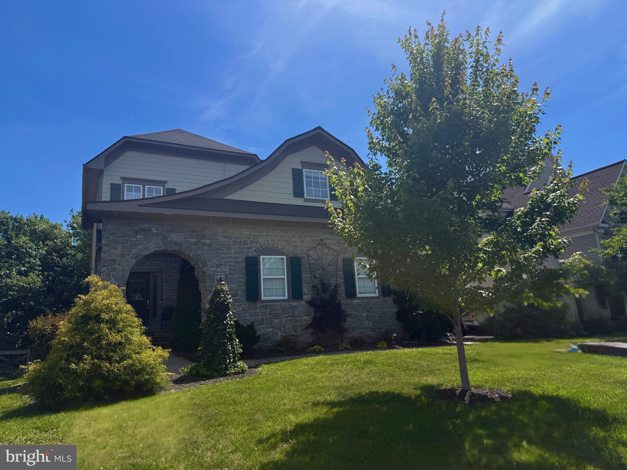 9046 ROARING SPRING LOOP