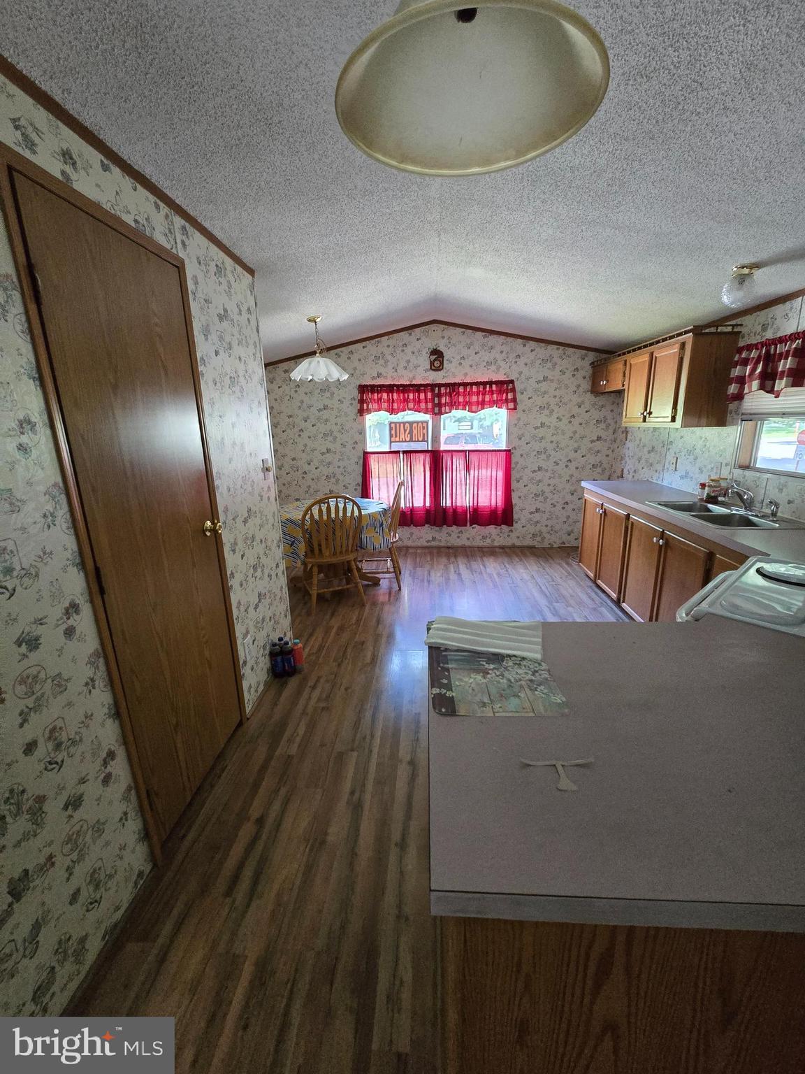 123 VALLEY DRIVE 123