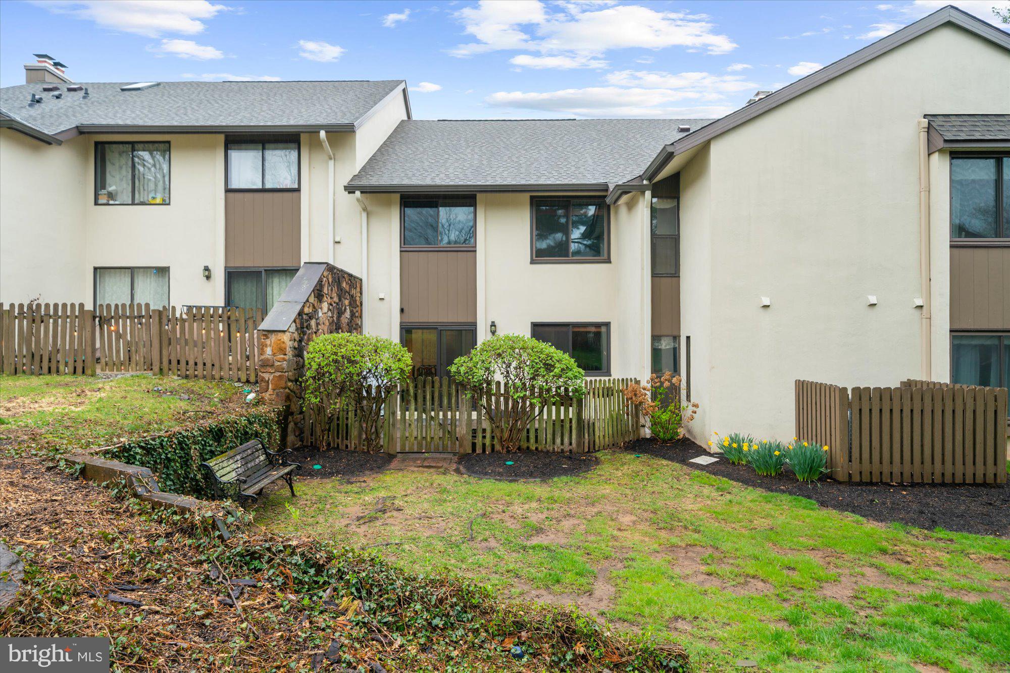 OAK KNOLL - Residential