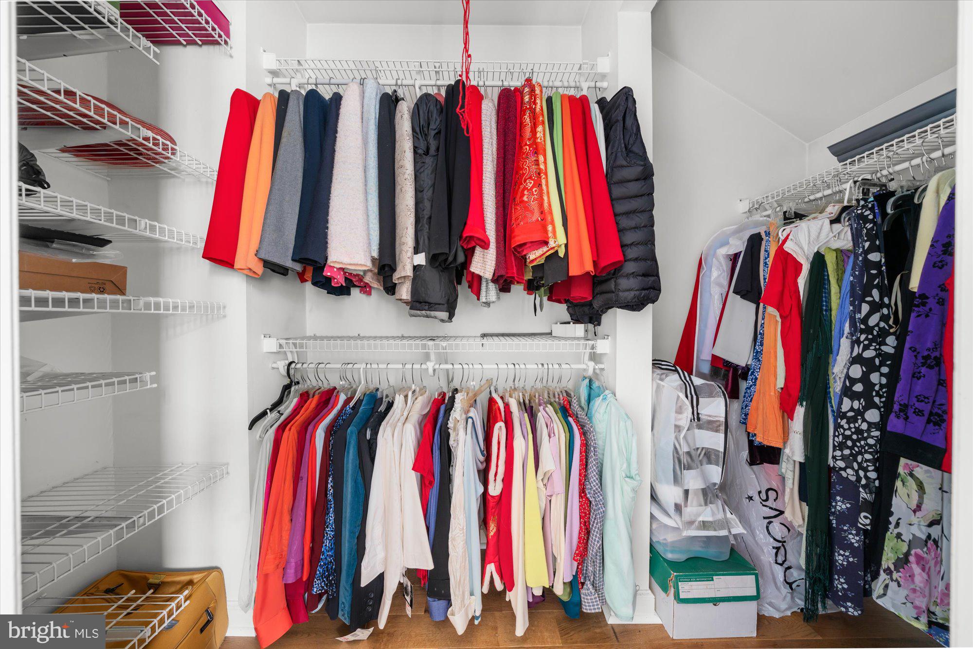 OAK KNOLL - Residential