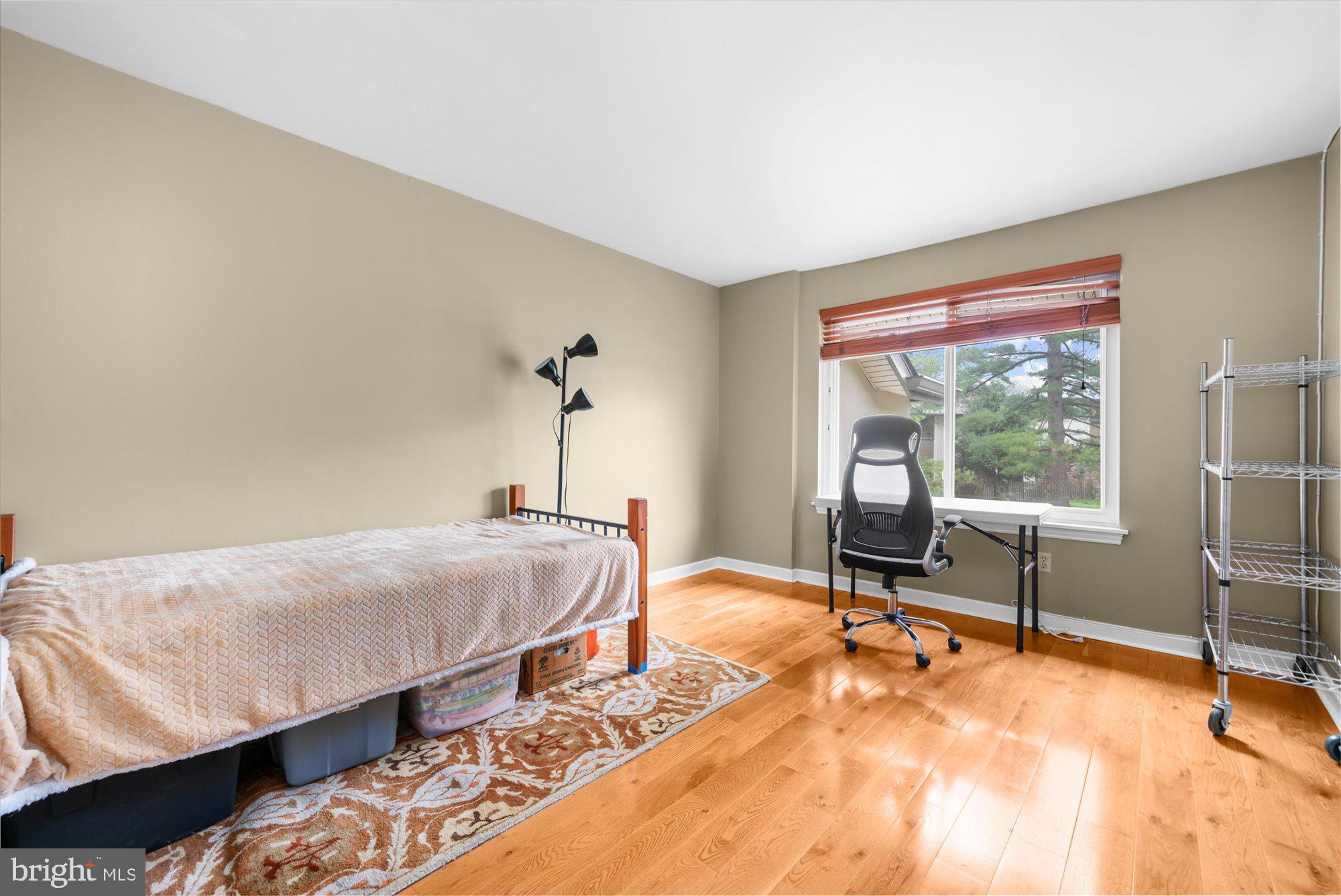 OAK KNOLL - Residential