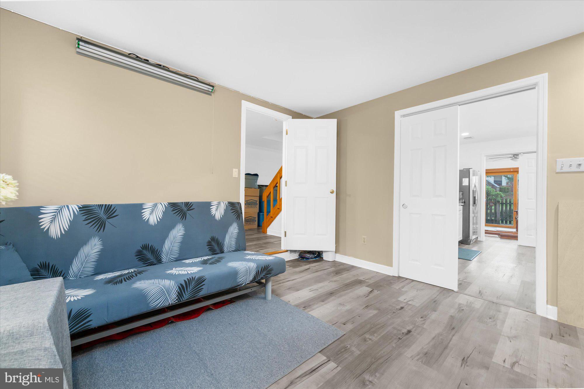 OAK KNOLL - Residential