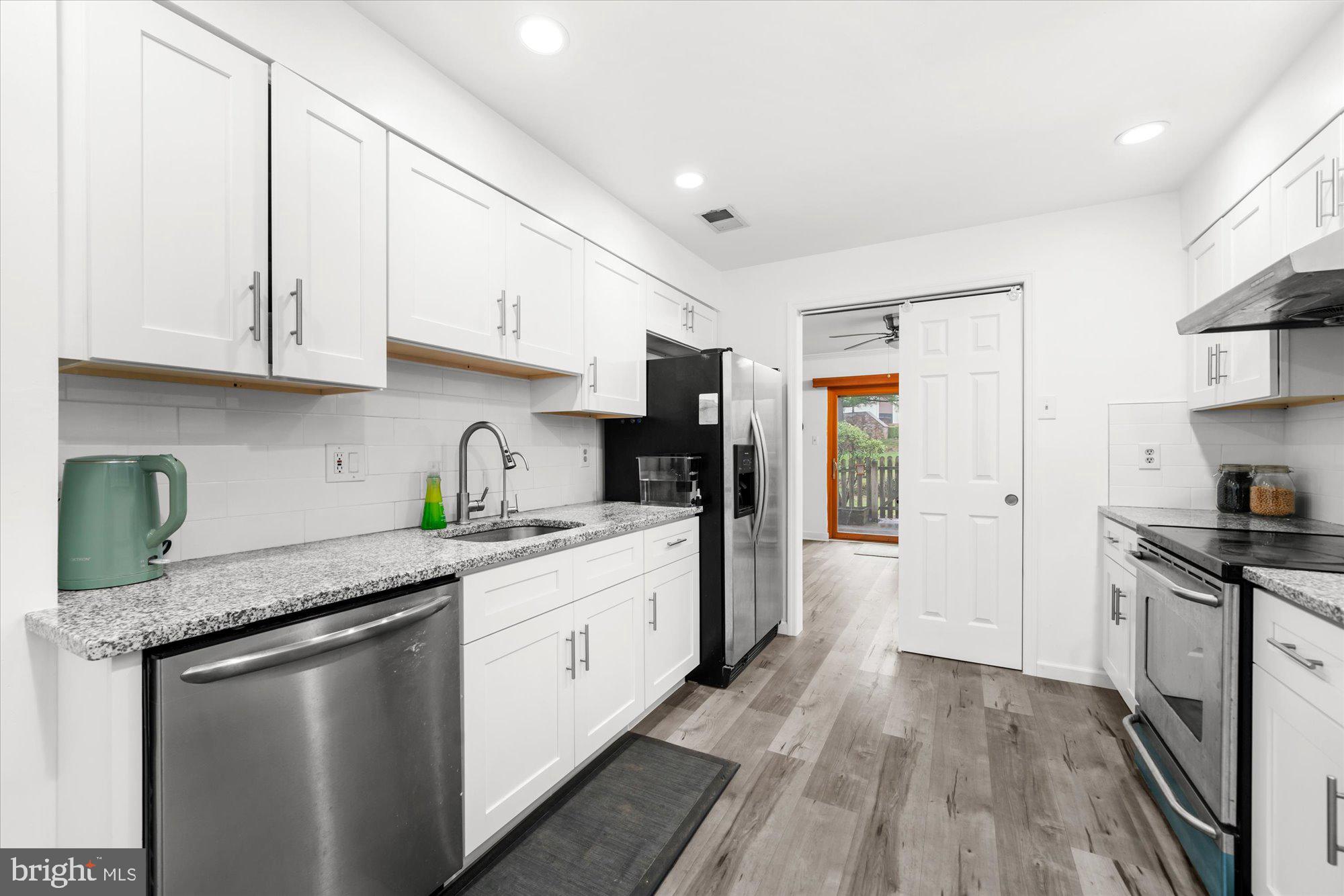 OAK KNOLL - Residential