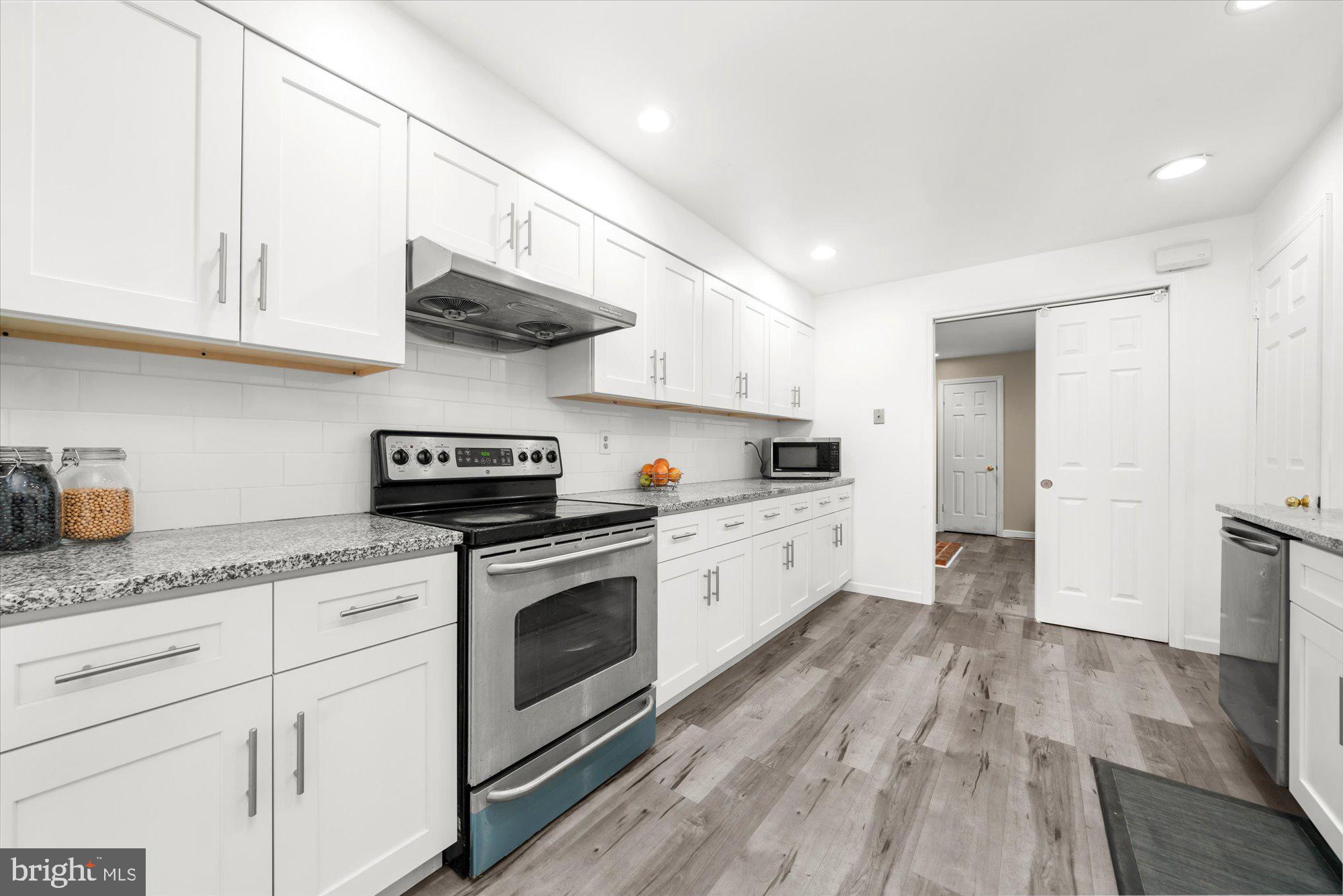 OAK KNOLL - Residential