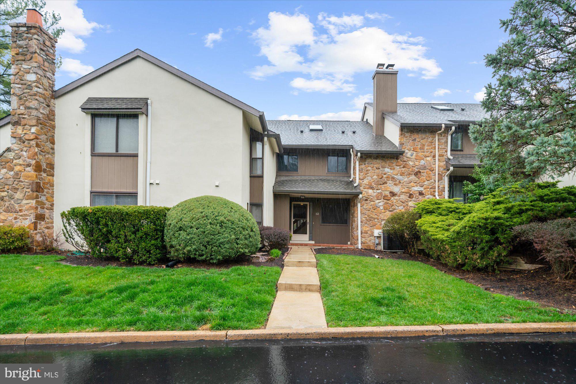 OAK KNOLL - Residential