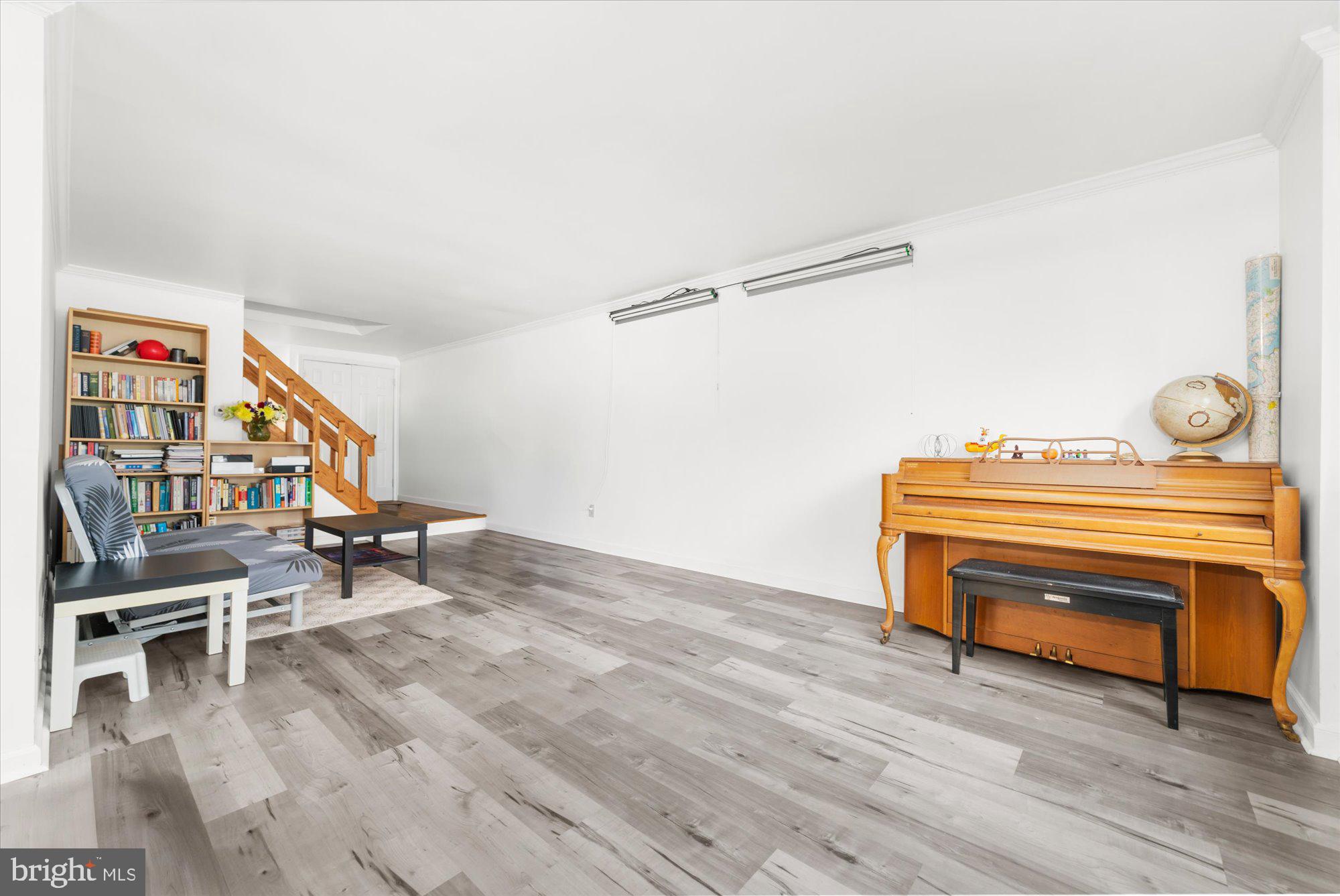 OAK KNOLL - Residential