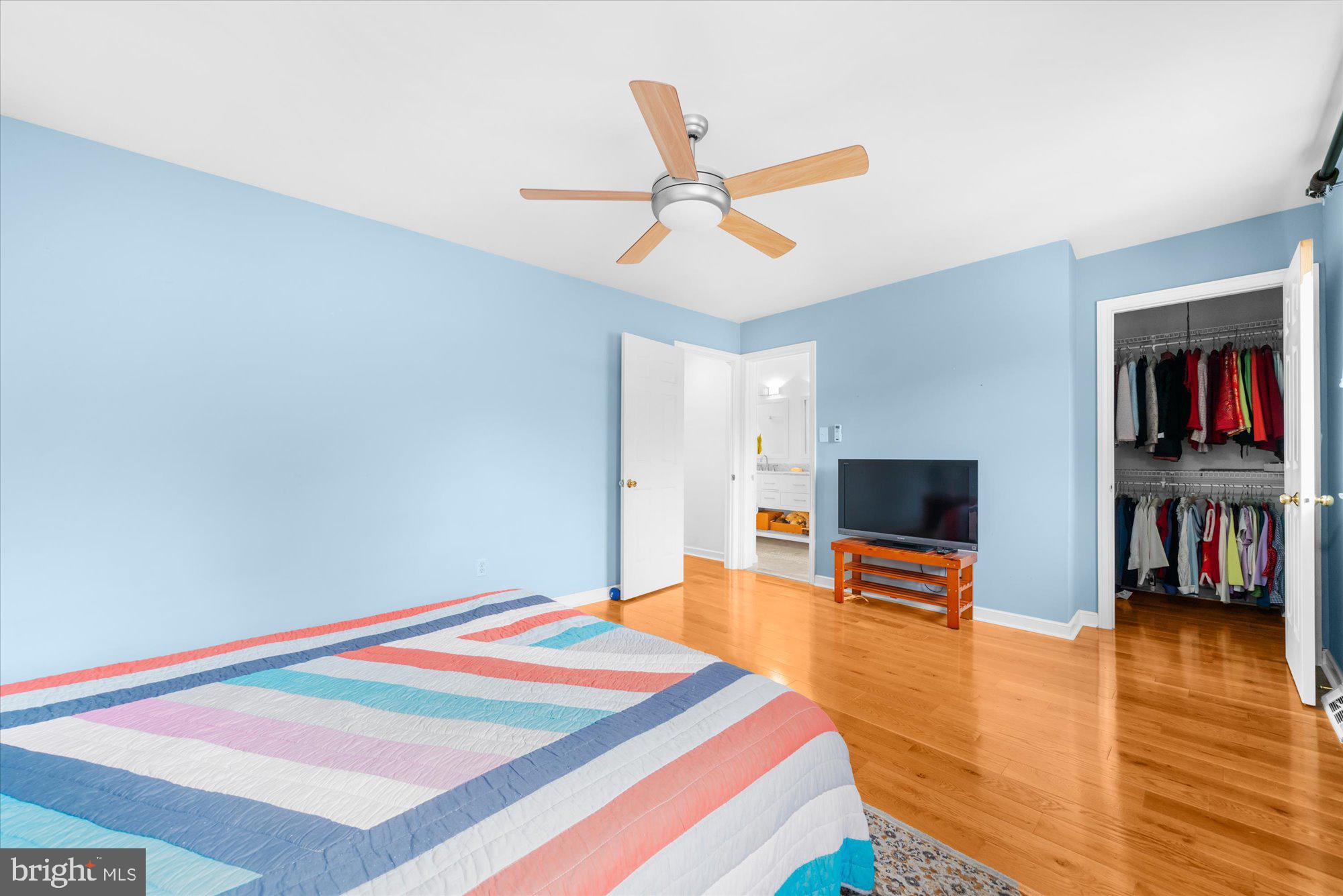 OAK KNOLL - Residential