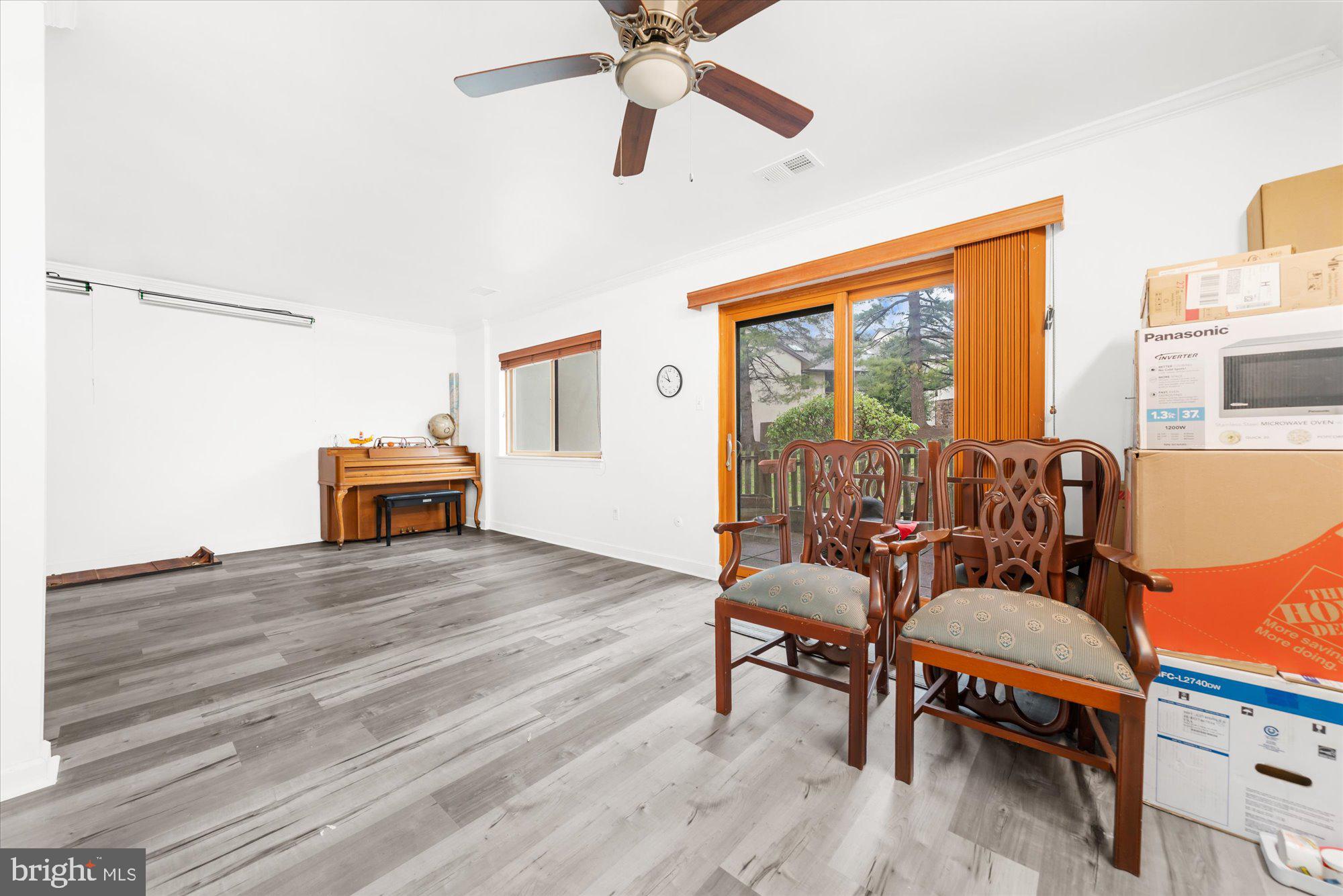 OAK KNOLL - Residential