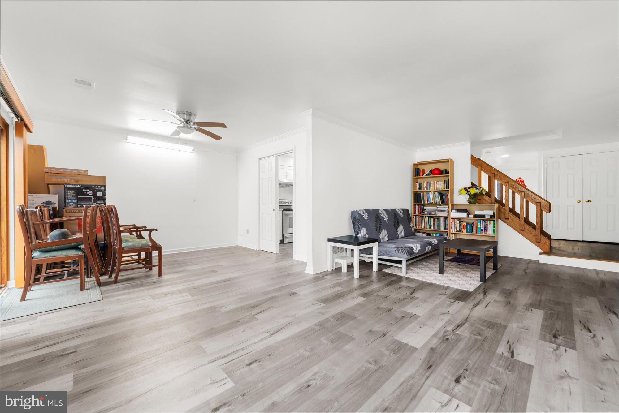 OAK KNOLL - Residential