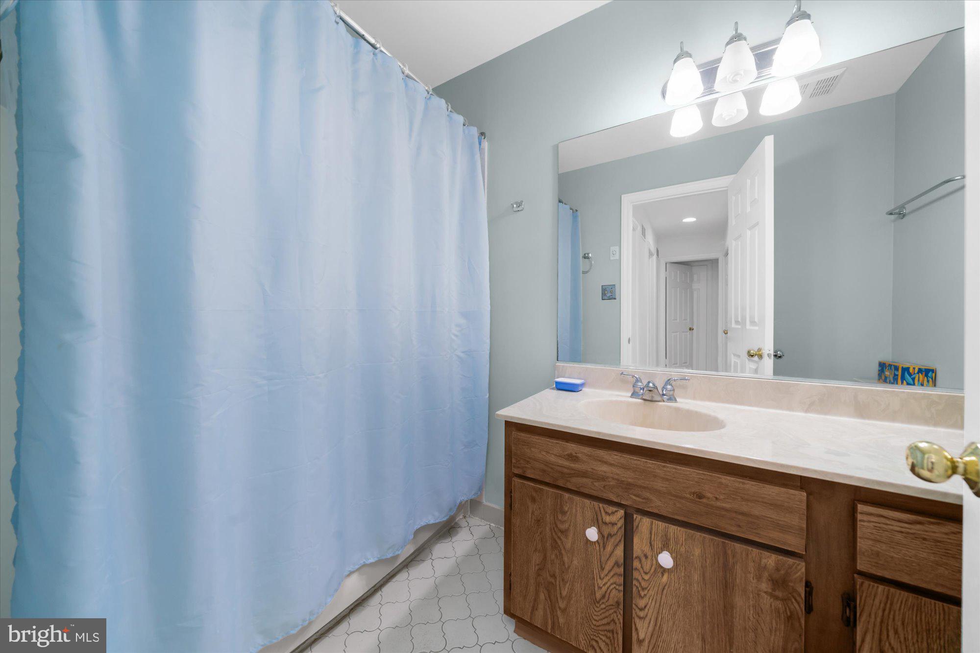 OAK KNOLL - Residential