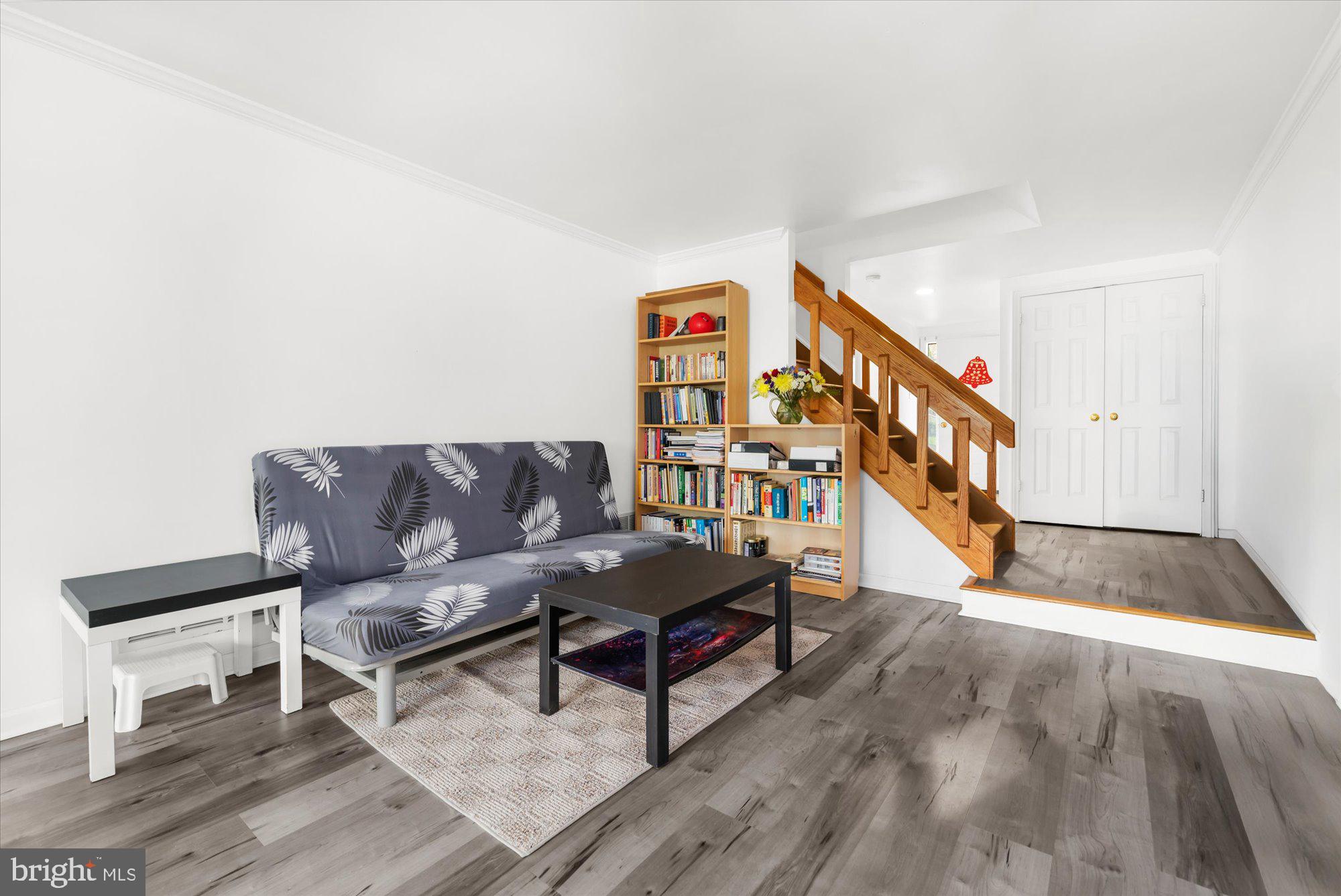 OAK KNOLL - Residential