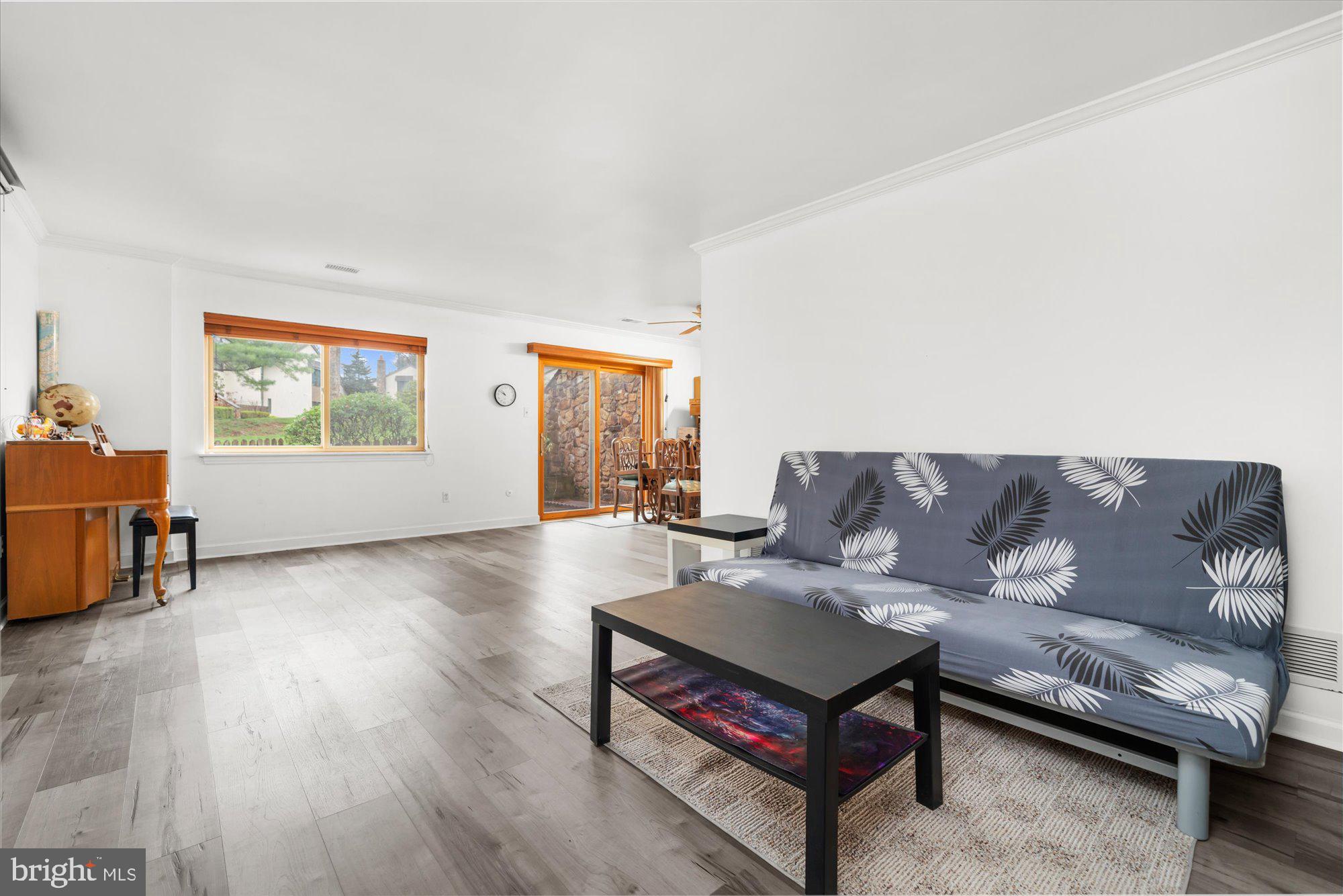 OAK KNOLL - Residential