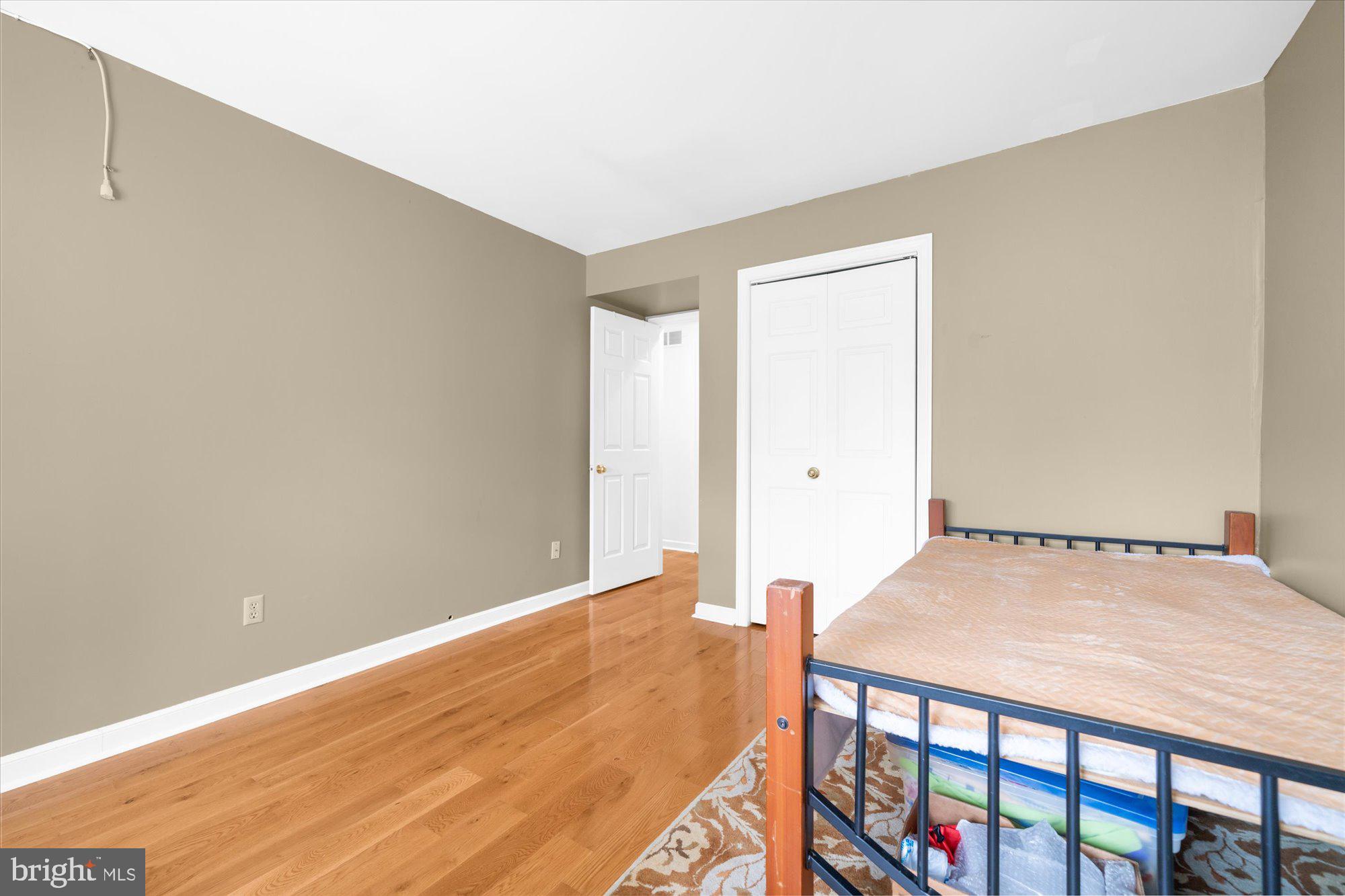 OAK KNOLL - Residential