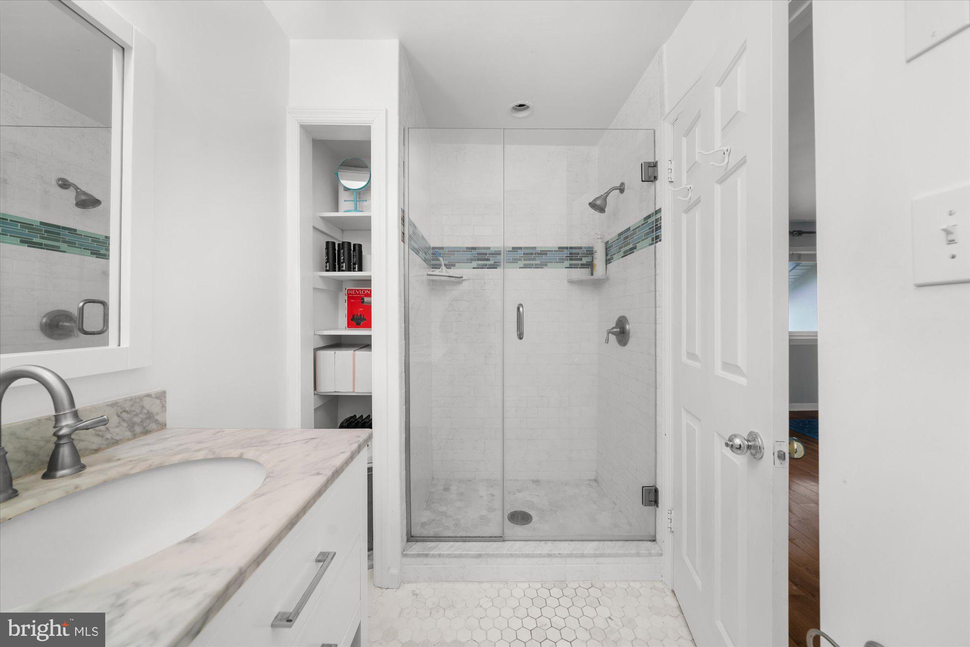 OAK KNOLL - Residential