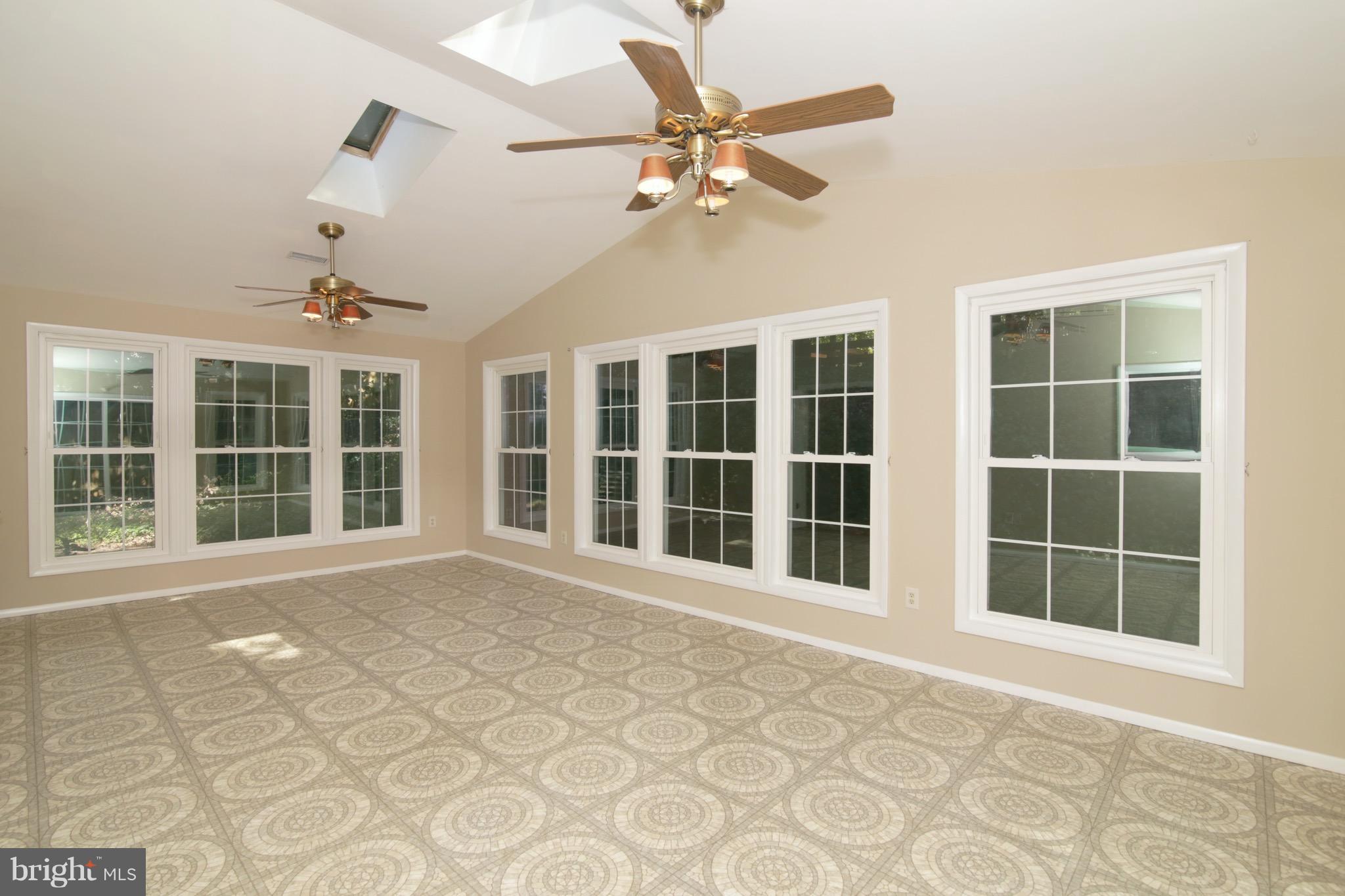 LAKEWOOD HILLS - Residential