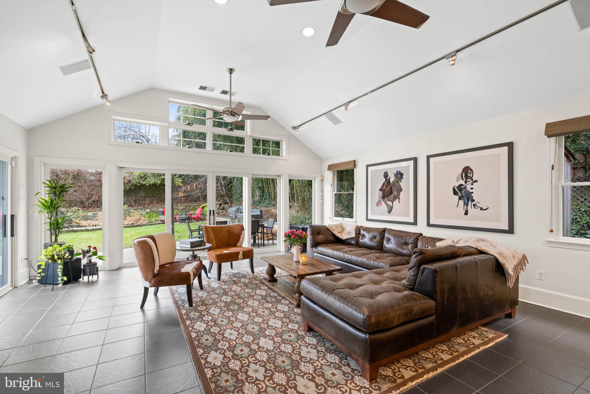 FOREST HILLS - Residential