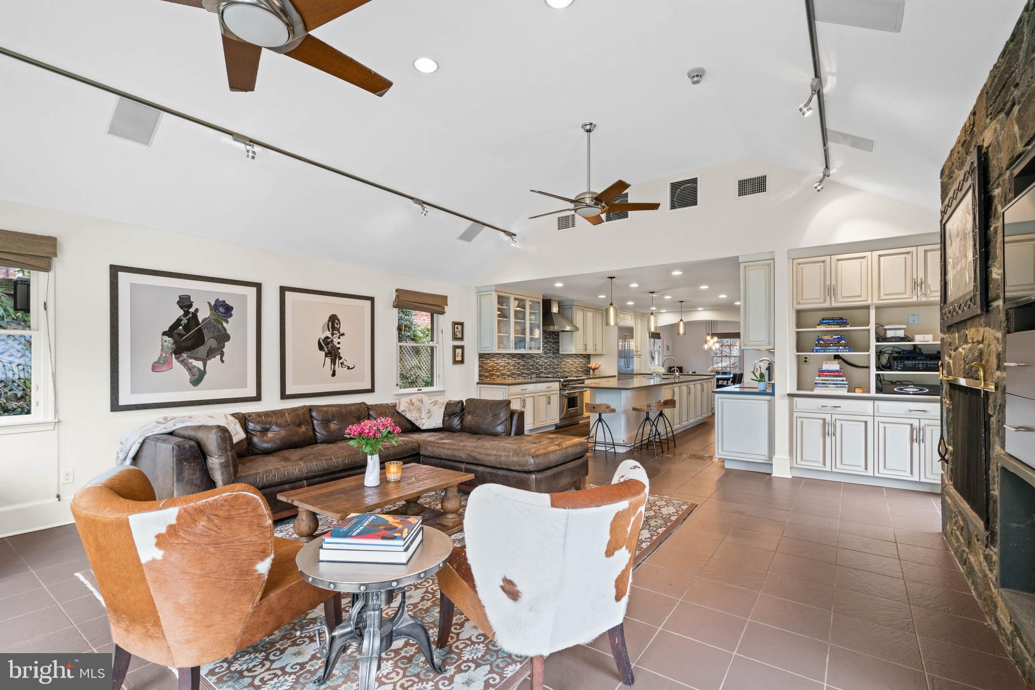 FOREST HILLS - Residential