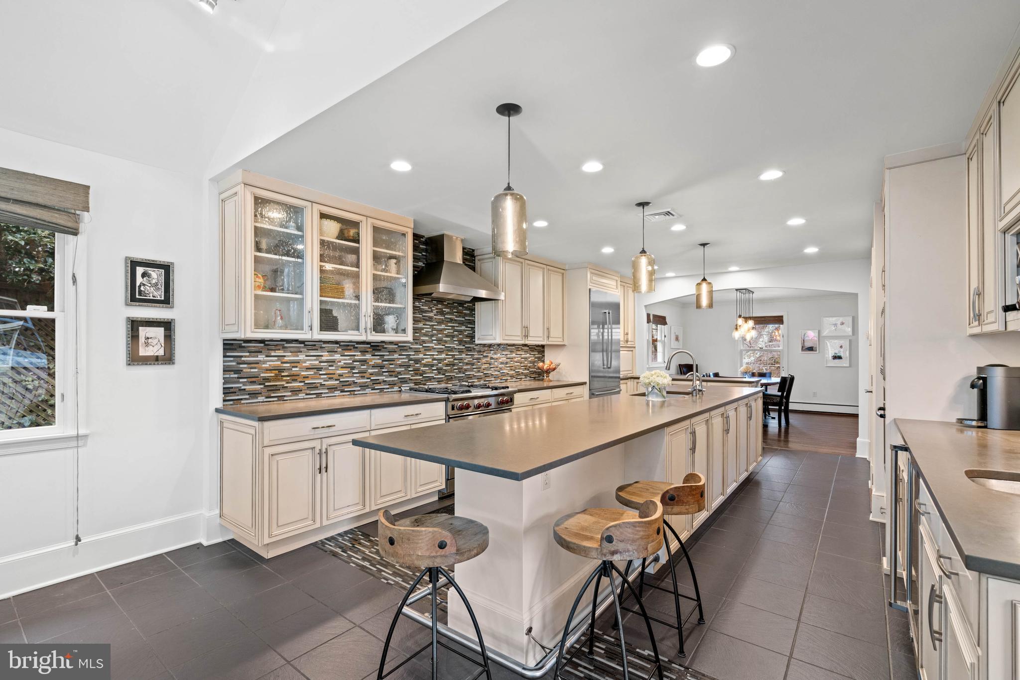 FOREST HILLS - Residential