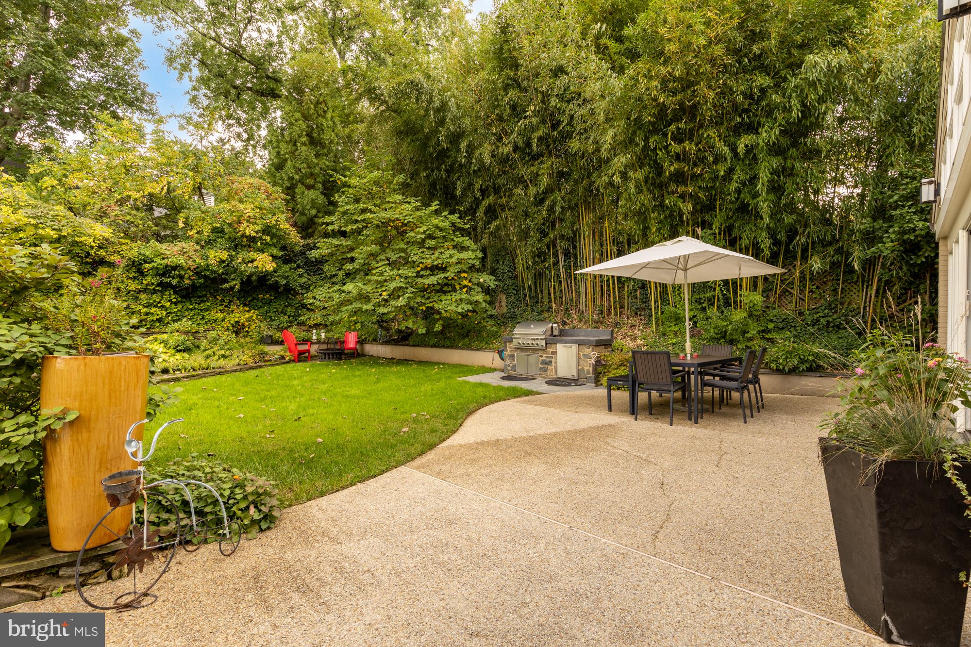 FOREST HILLS - Residential
