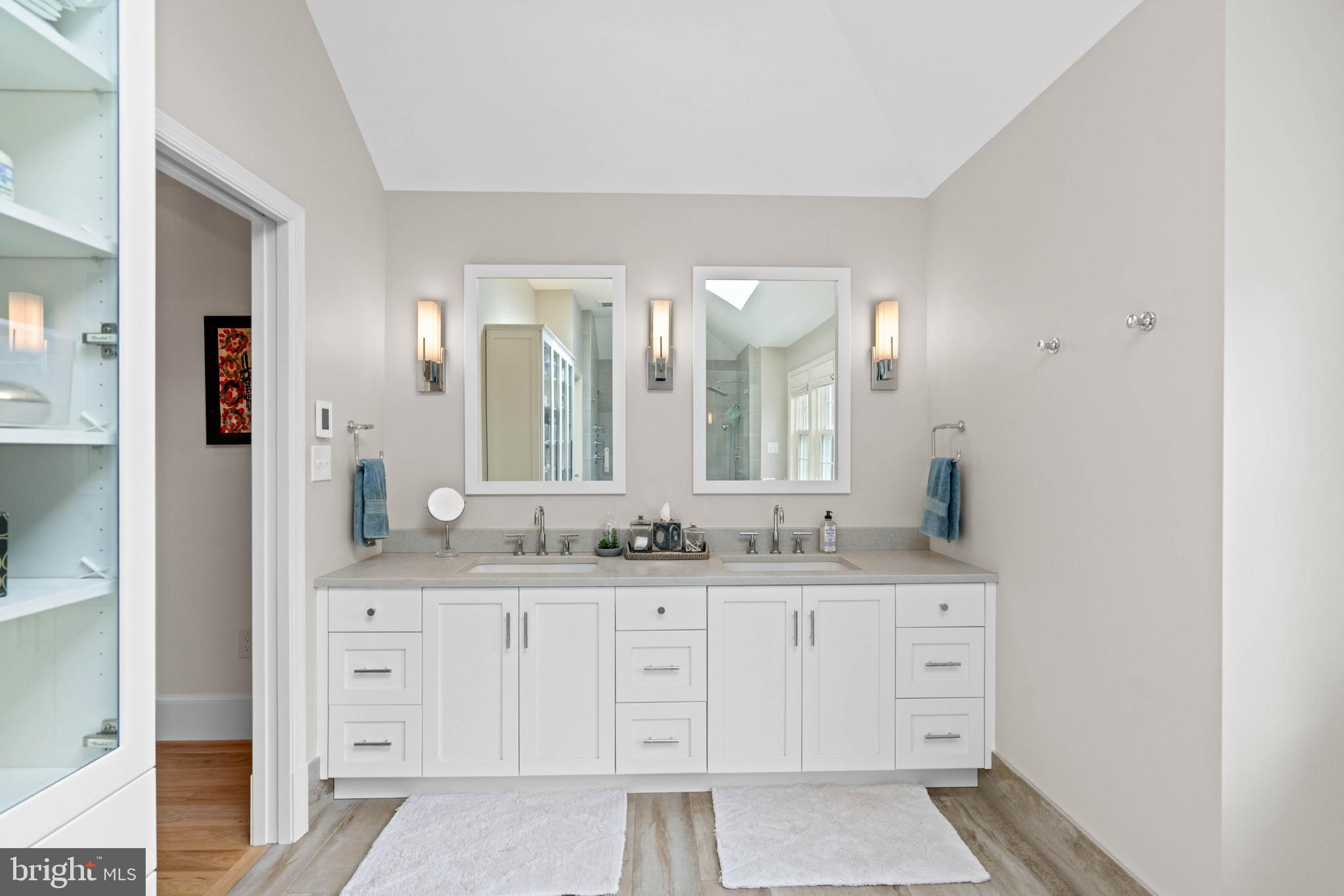 FOREST HILLS - Residential