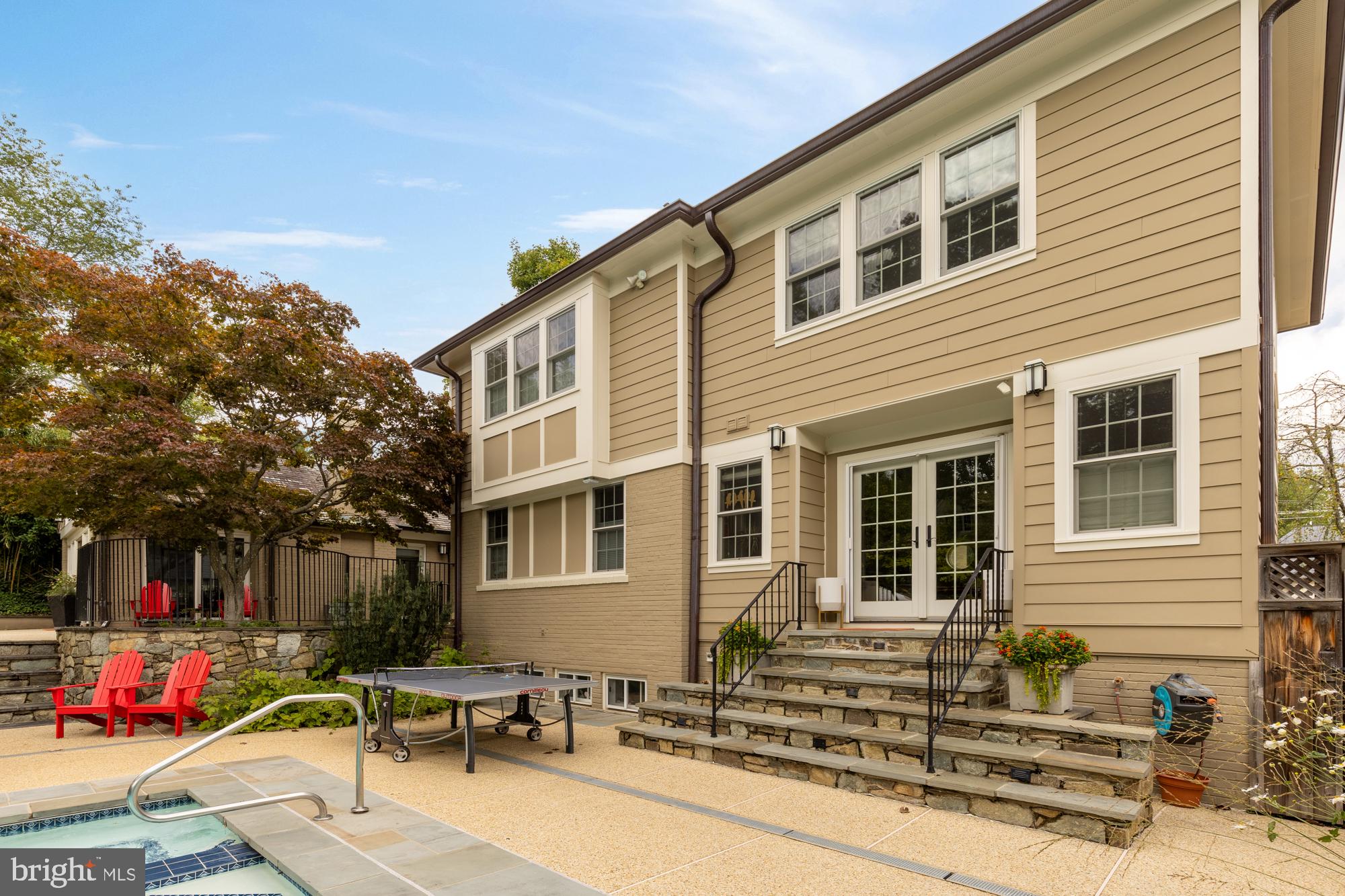 FOREST HILLS - Residential