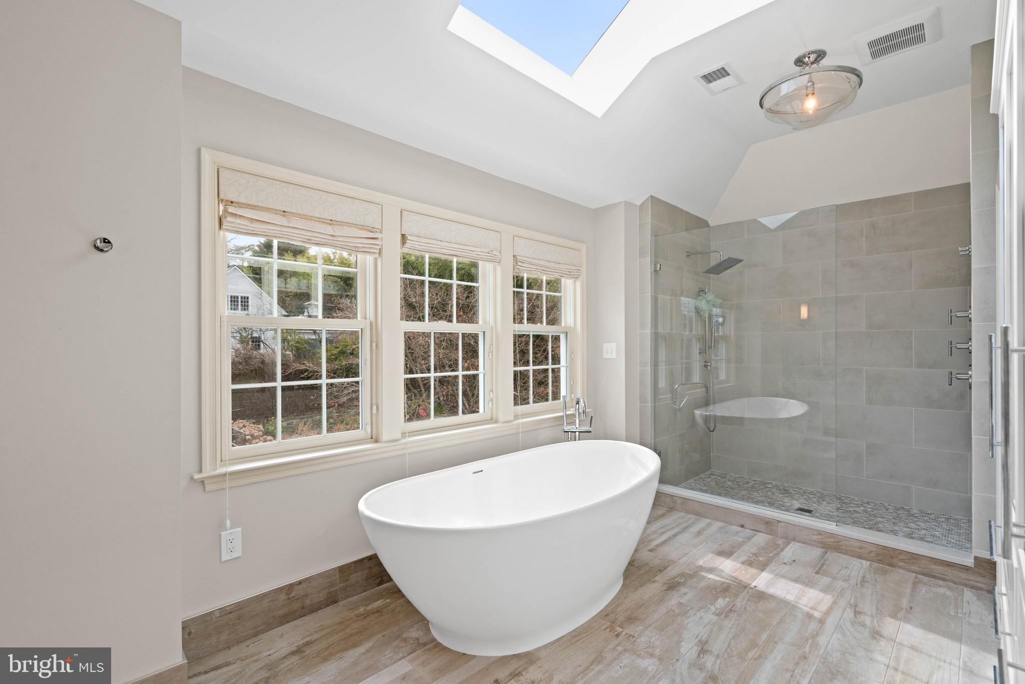 FOREST HILLS - Residential