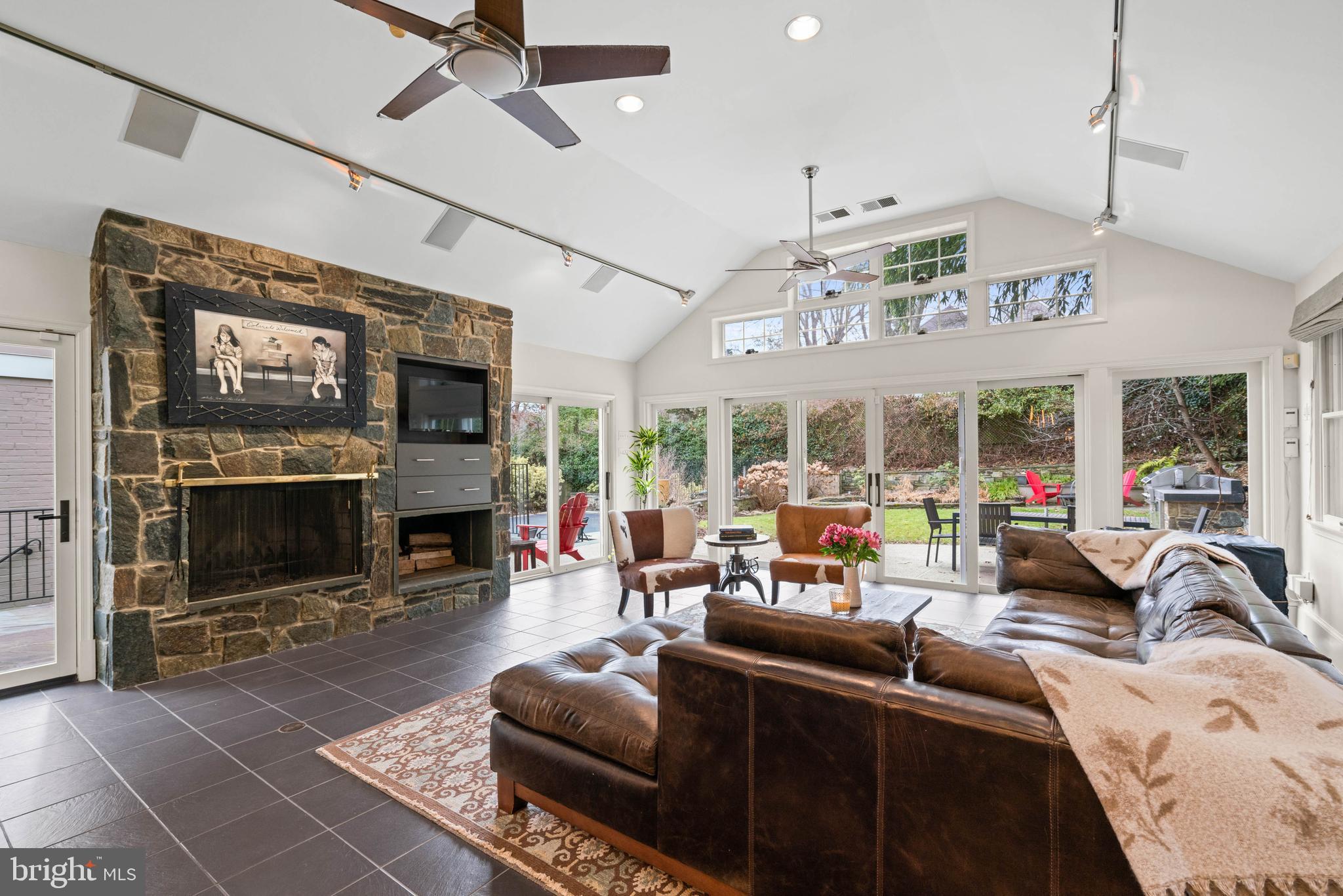 FOREST HILLS - Residential