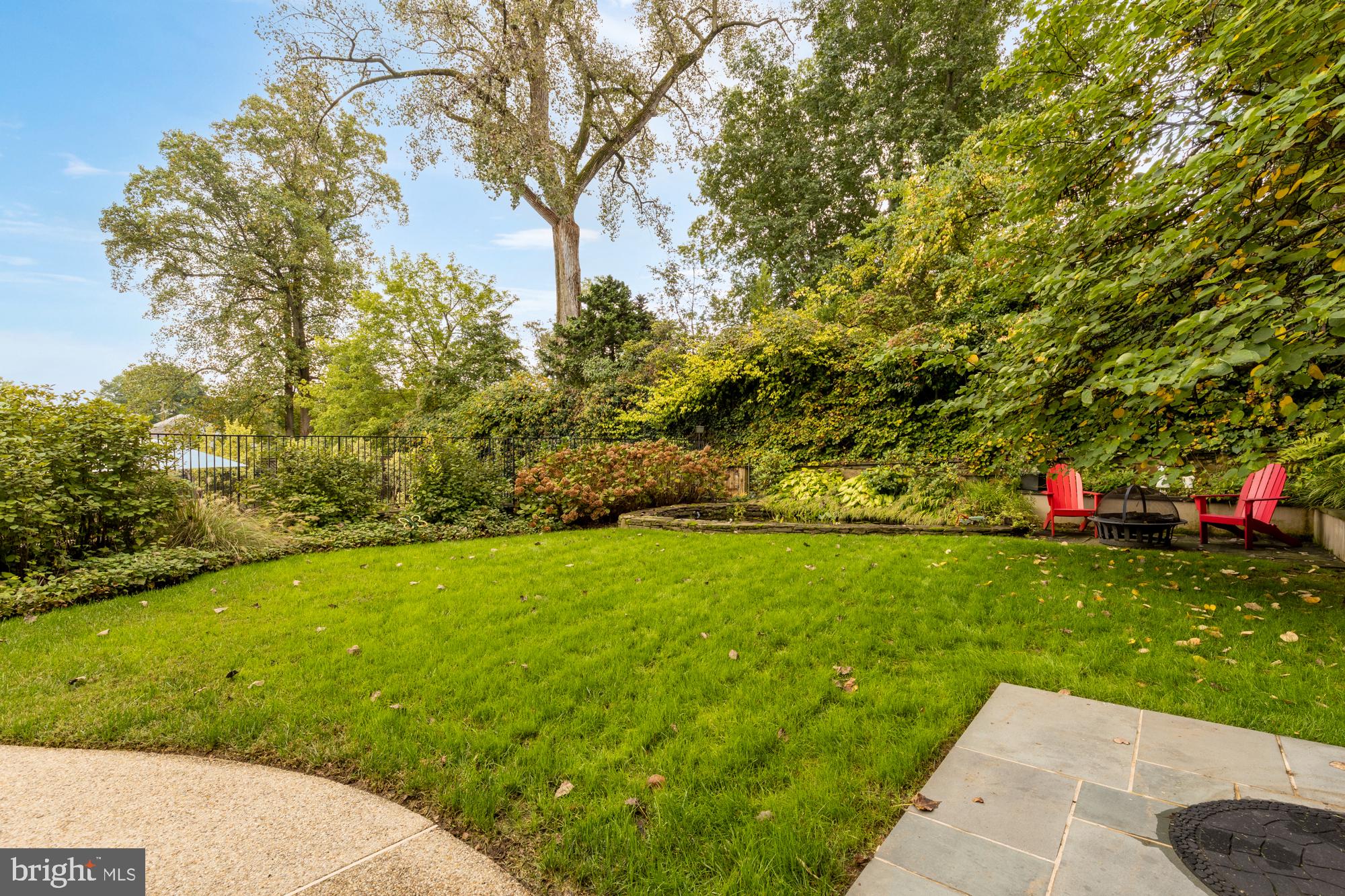FOREST HILLS - Residential