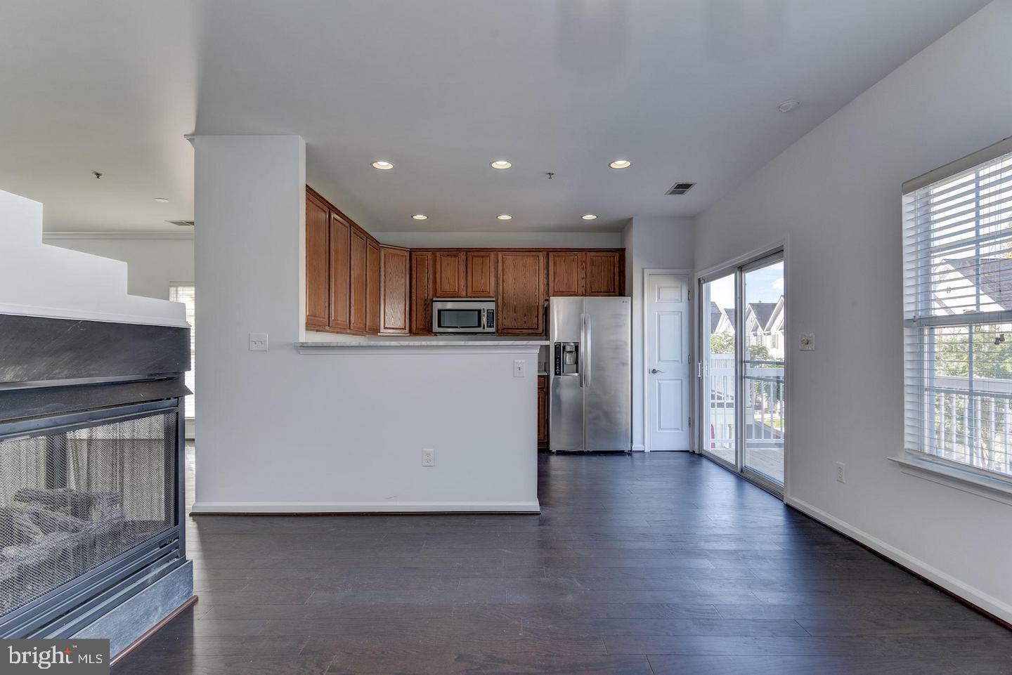 LAKELANDS - Residential Lease